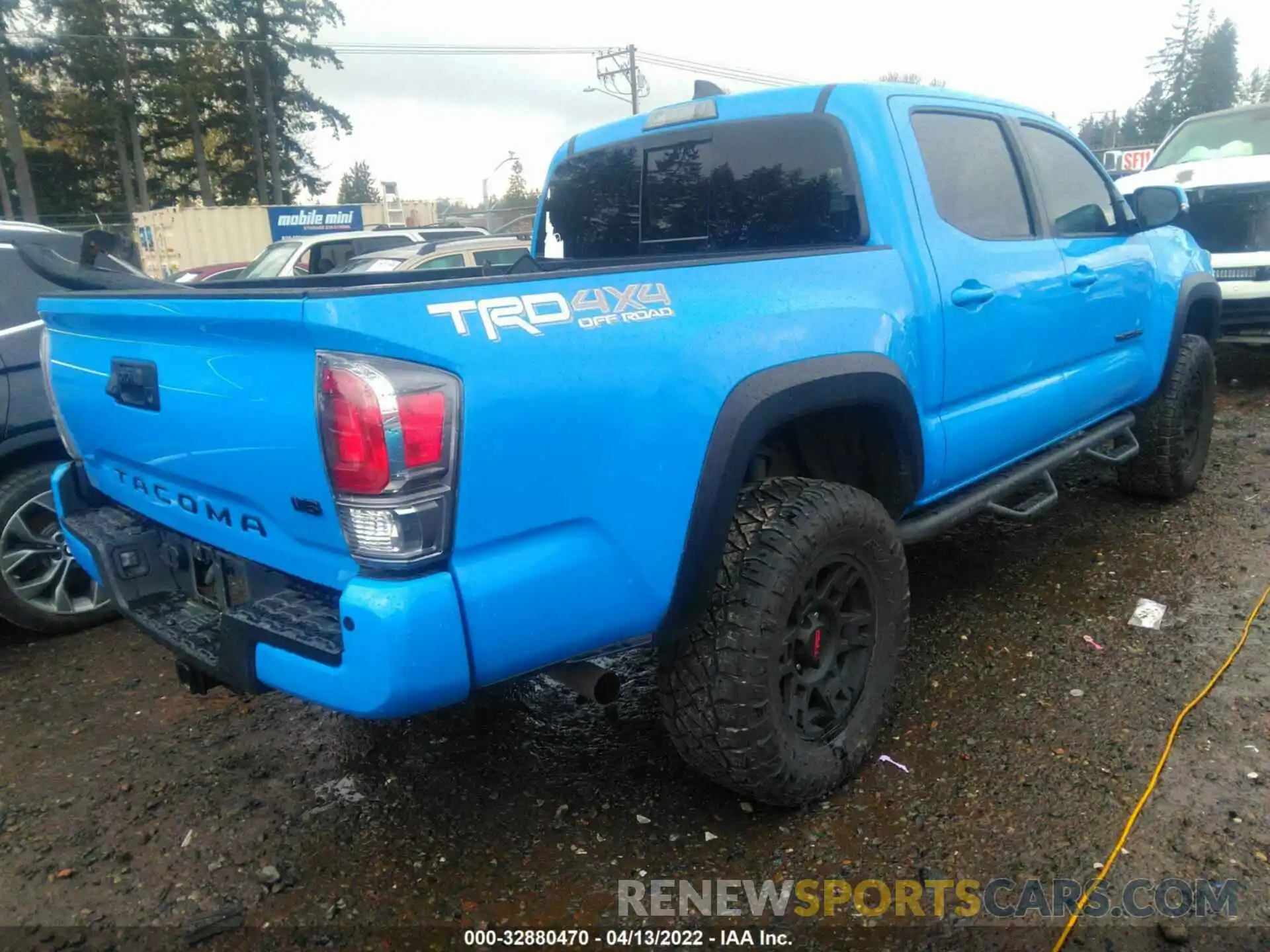 4 Photograph of a damaged car 3TMCZ5ANXLM330448 TOYOTA TACOMA 4WD 2020