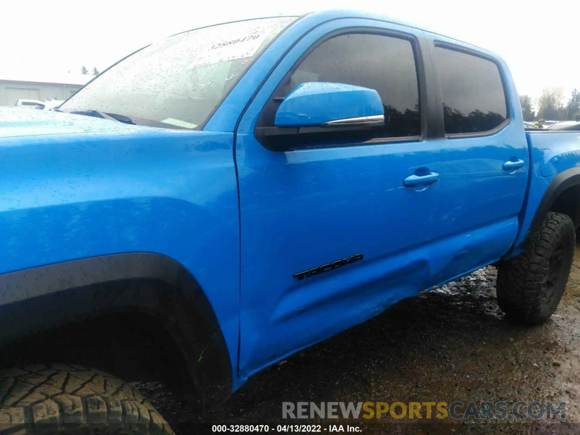 6 Photograph of a damaged car 3TMCZ5ANXLM330448 TOYOTA TACOMA 4WD 2020