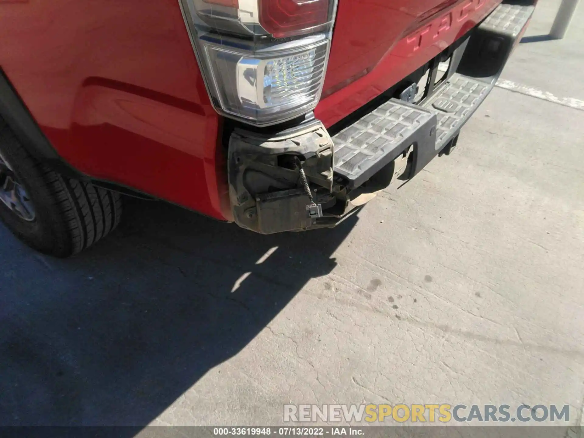 6 Photograph of a damaged car 3TMCZ5ANXLM332006 TOYOTA TACOMA 4WD 2020