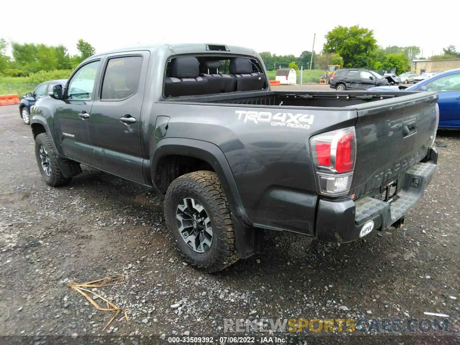 3 Photograph of a damaged car 3TMCZ5ANXLM343684 TOYOTA TACOMA 4WD 2020