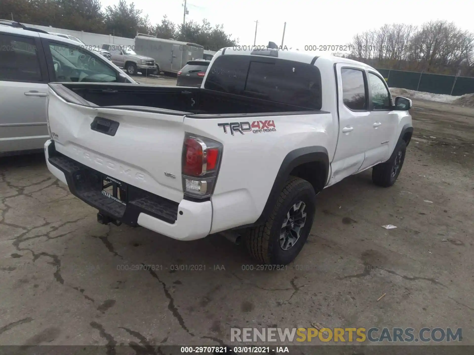 4 Photograph of a damaged car 3TMCZ5ANXLM348917 TOYOTA TACOMA 4WD 2020