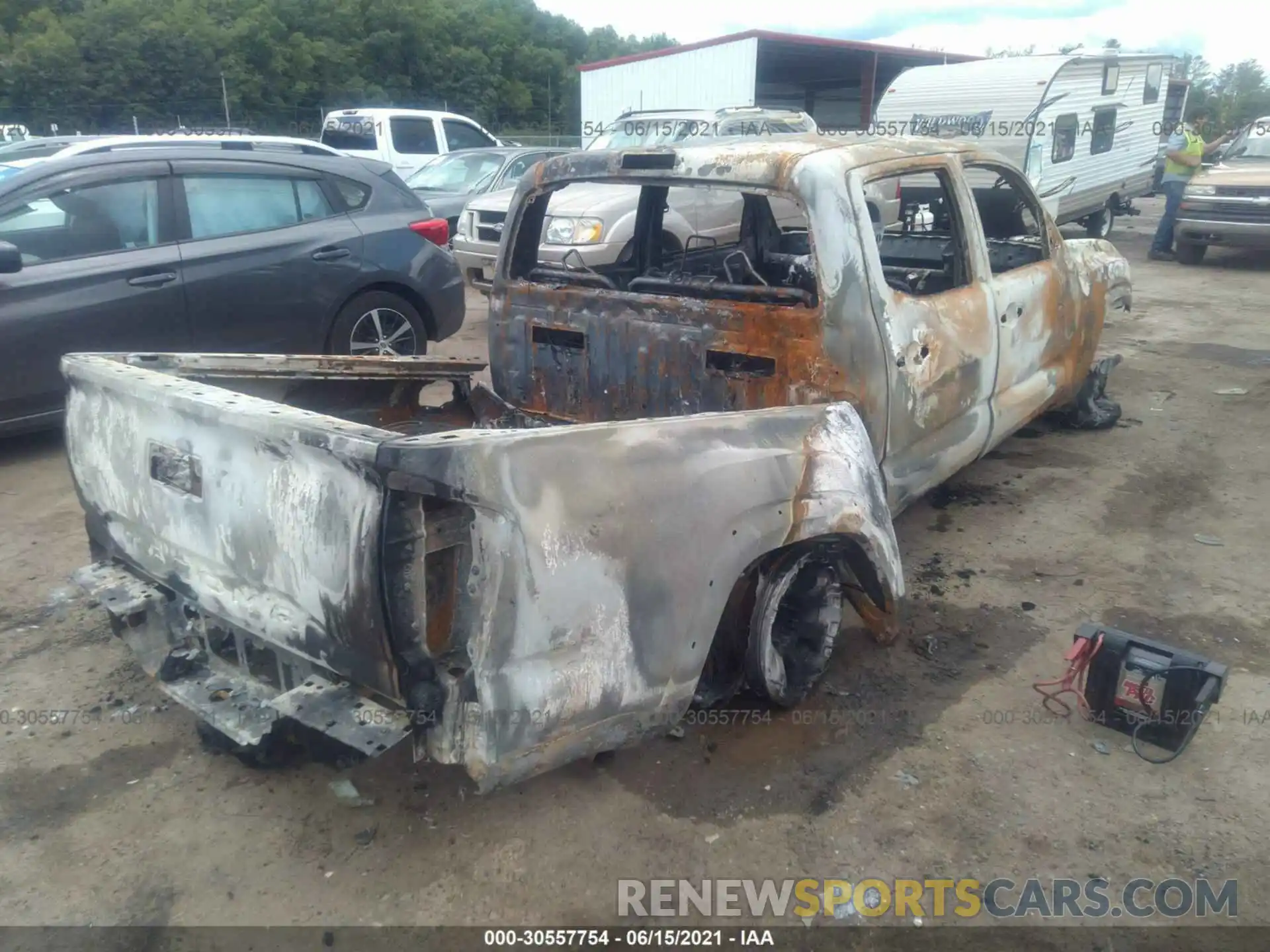 4 Photograph of a damaged car 3TMCZ5ANXLM354104 TOYOTA TACOMA 4WD 2020