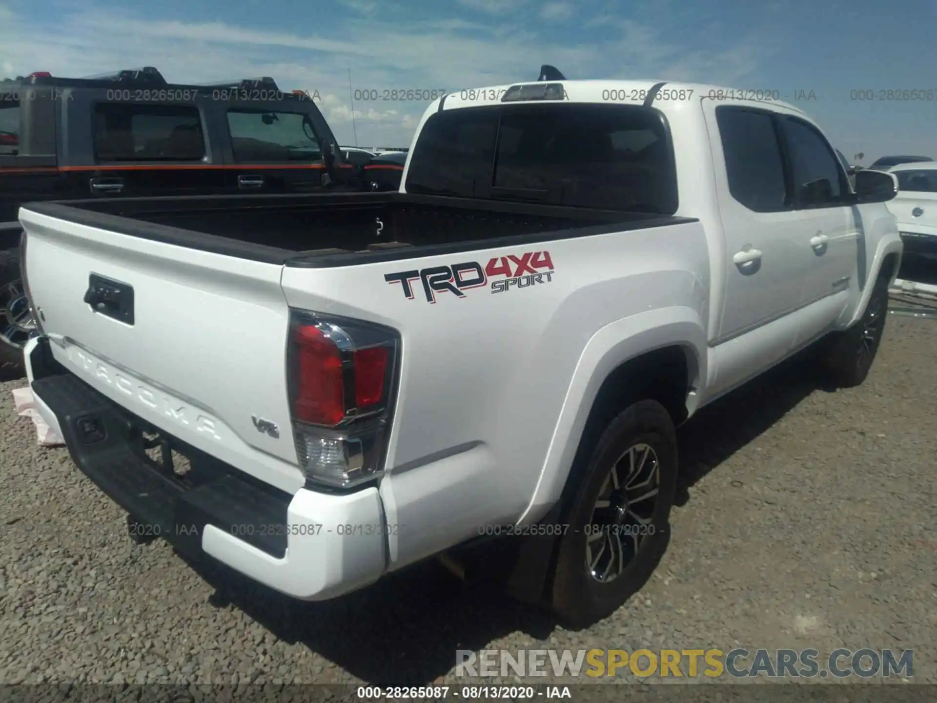 4 Фотография поврежденного автомобиля 3TMCZ5ANXLM355916 TOYOTA TACOMA 4WD 2020