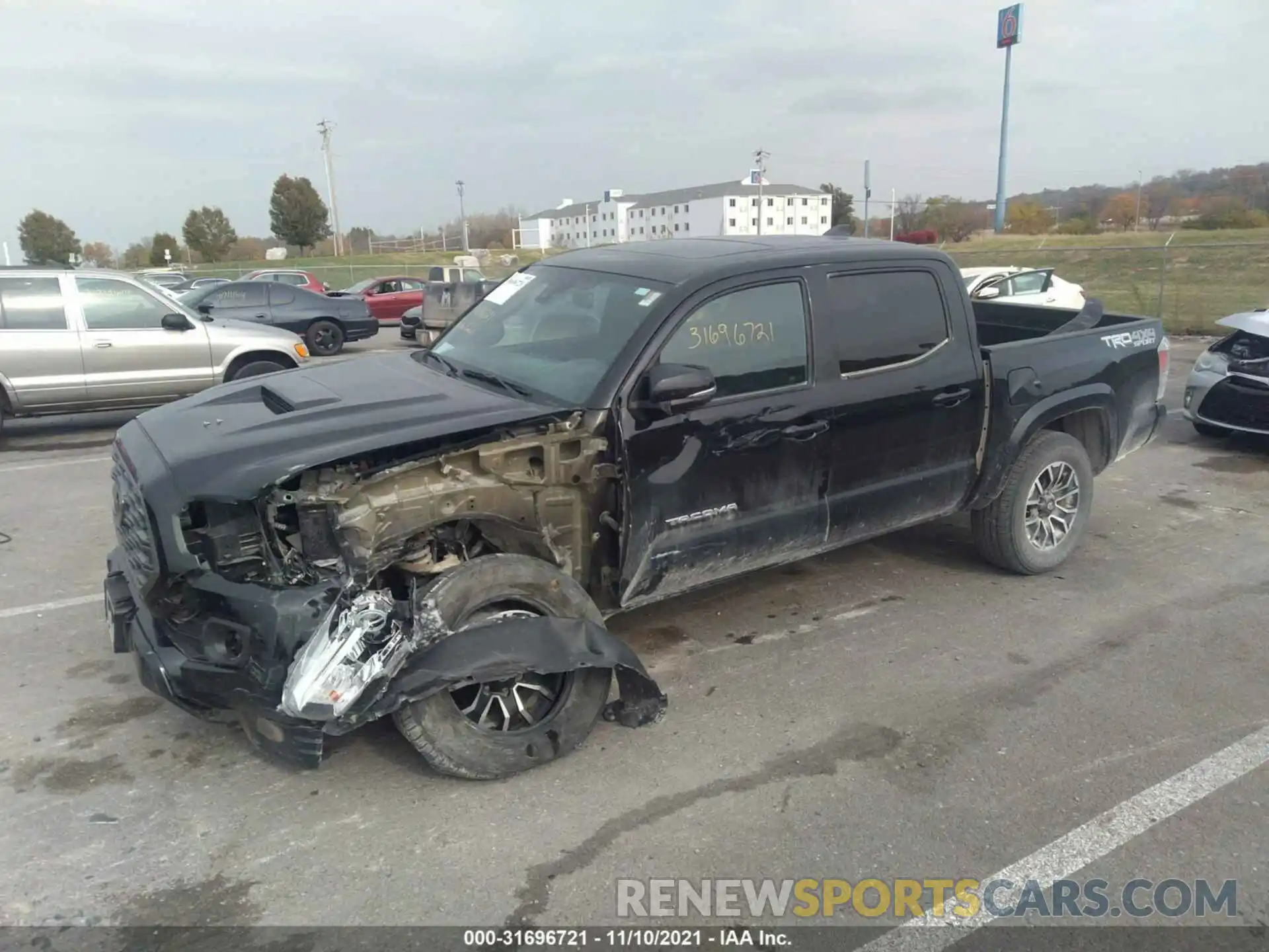 2 Фотография поврежденного автомобиля 3TMCZ5ANXLM363658 TOYOTA TACOMA 4WD 2020