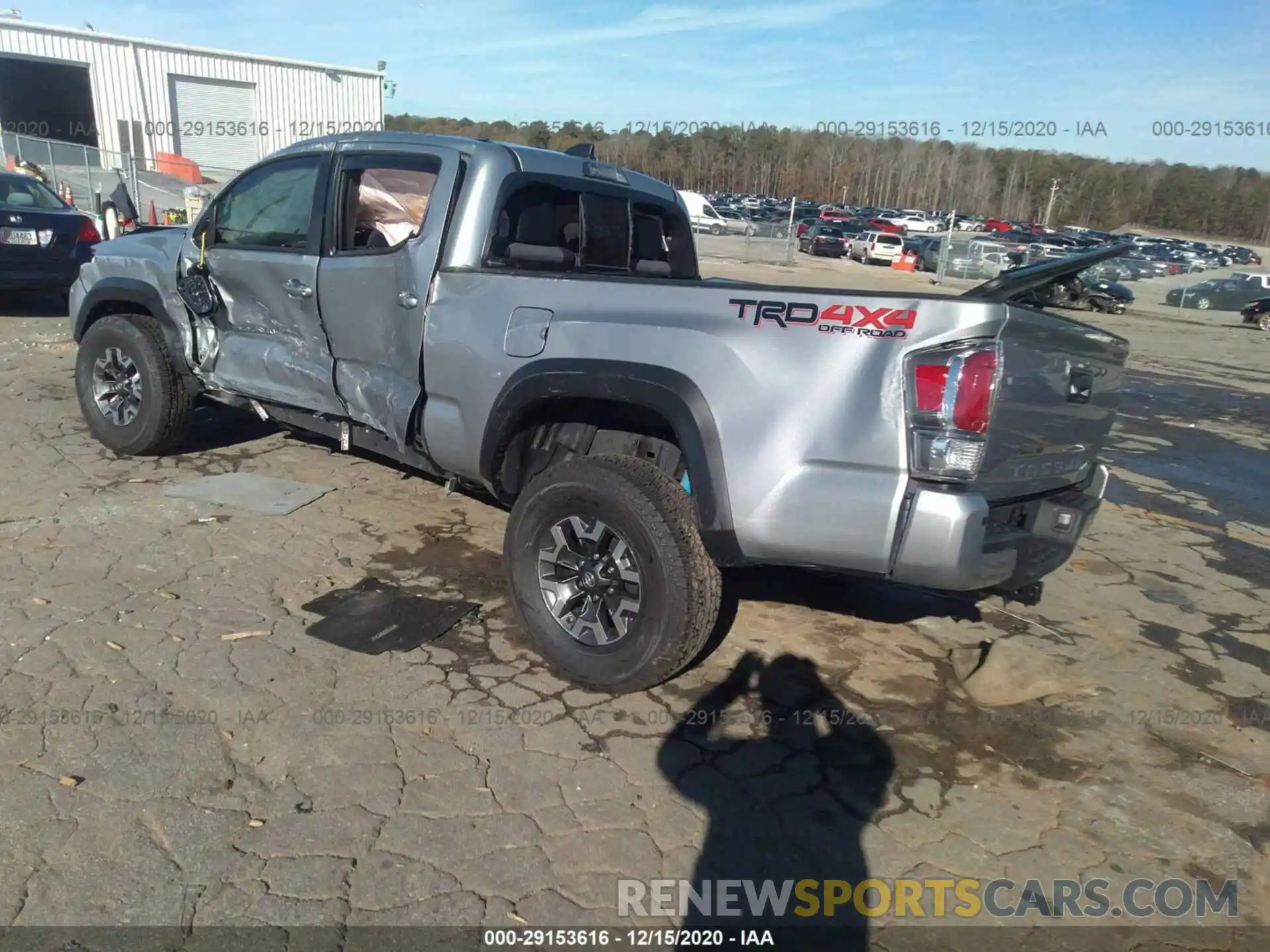 3 Photograph of a damaged car 3TMDZ5BN0LM082844 TOYOTA TACOMA 4WD 2020