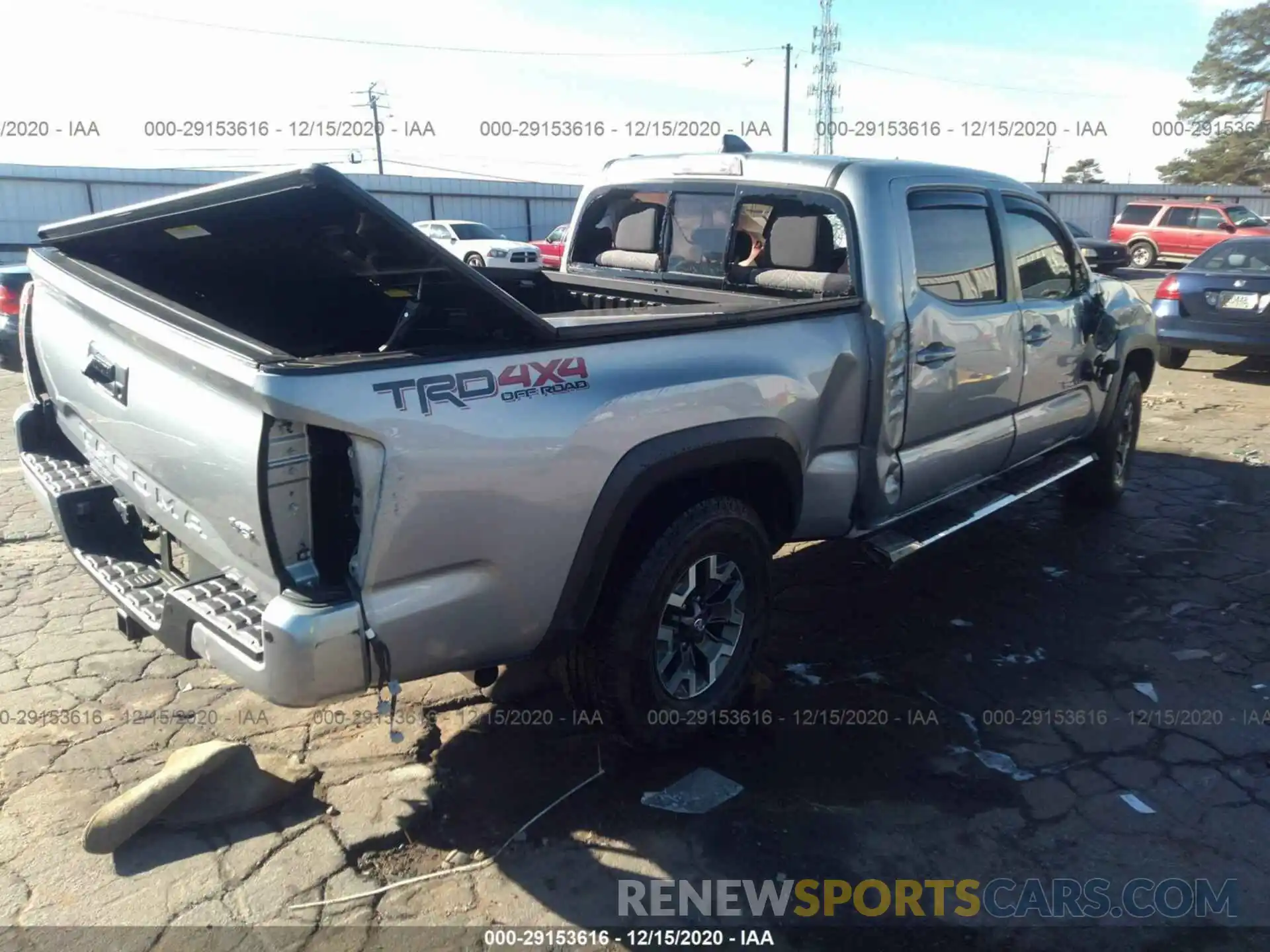 4 Photograph of a damaged car 3TMDZ5BN0LM082844 TOYOTA TACOMA 4WD 2020