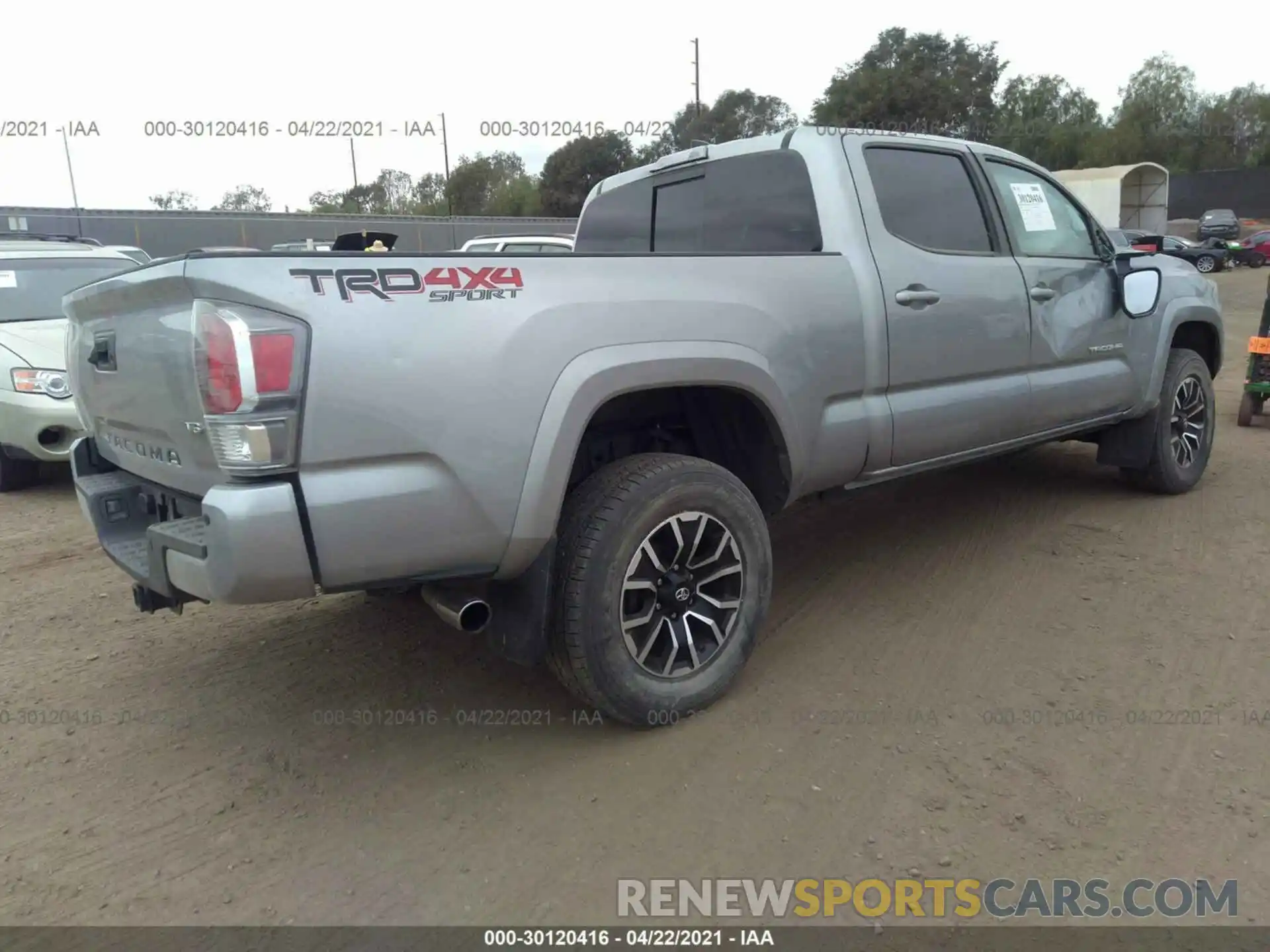 4 Фотография поврежденного автомобиля 3TMDZ5BN0LM090796 TOYOTA TACOMA 4WD 2020