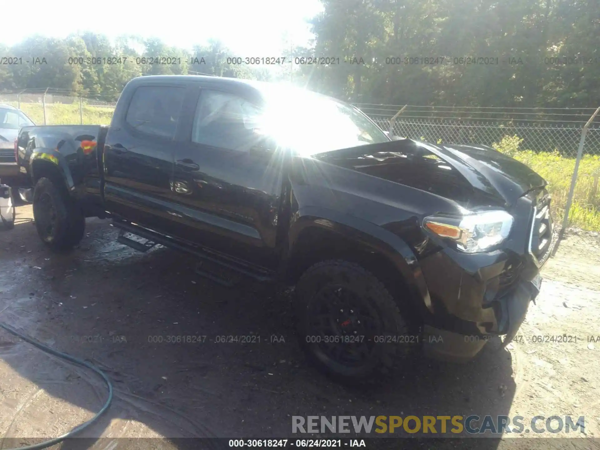 1 Photograph of a damaged car 3TMDZ5BN0LM094783 TOYOTA TACOMA 4WD 2020