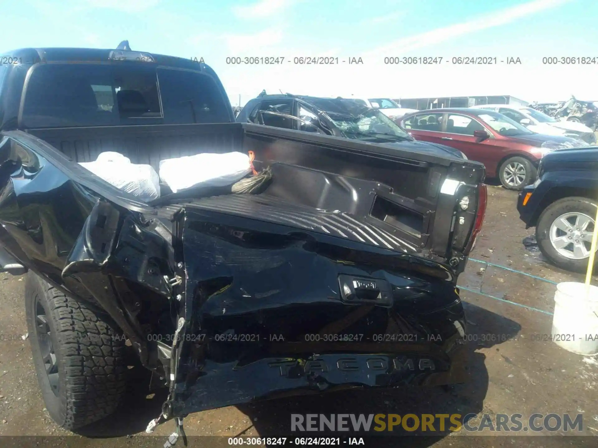 6 Photograph of a damaged car 3TMDZ5BN0LM094783 TOYOTA TACOMA 4WD 2020