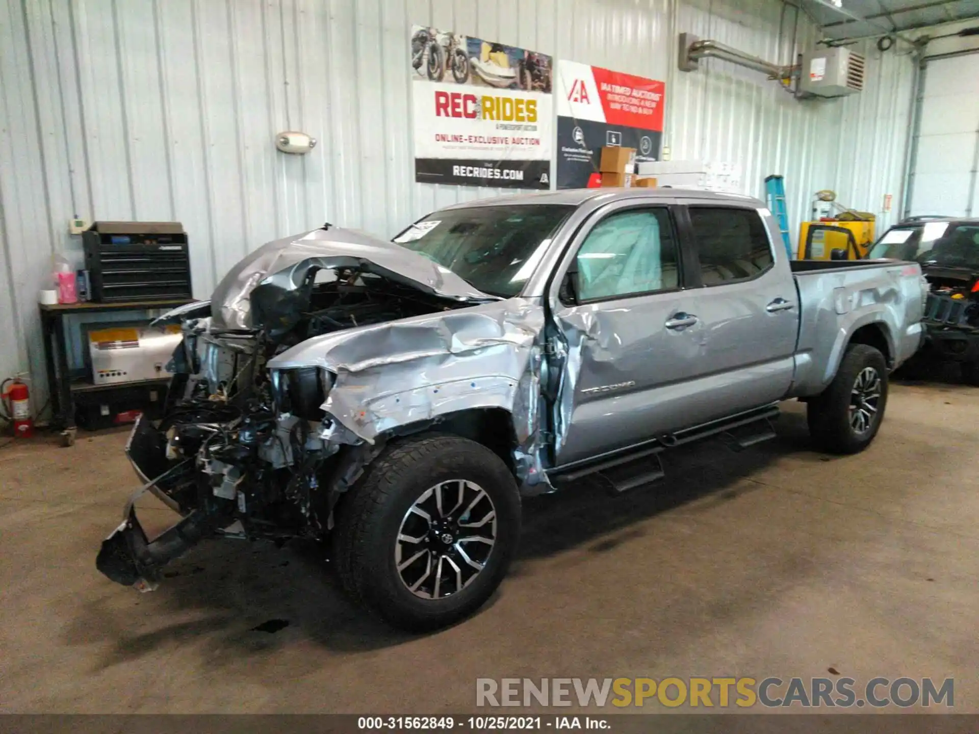 2 Photograph of a damaged car 3TMDZ5BN1LM081377 TOYOTA TACOMA 4WD 2020