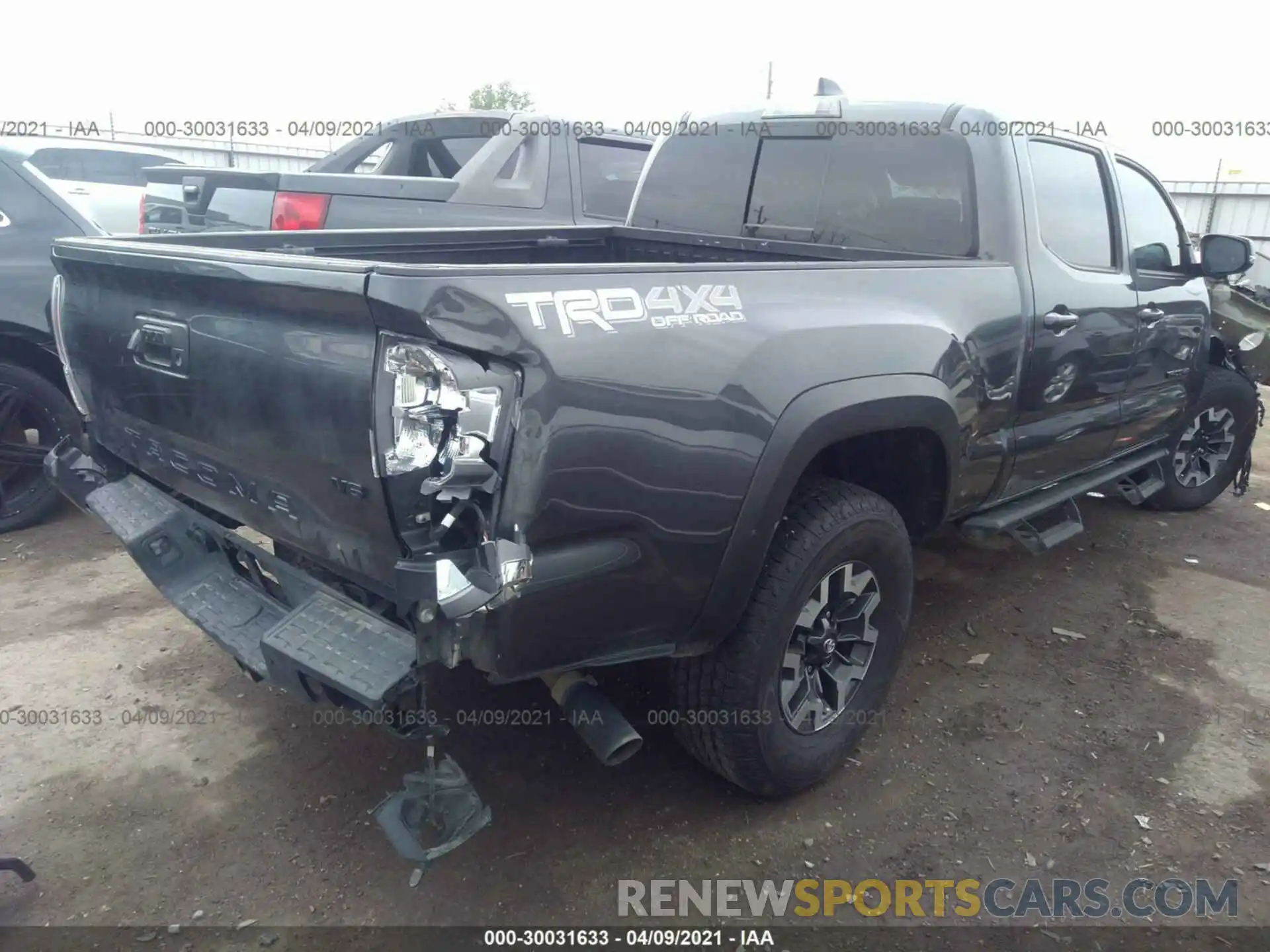 4 Photograph of a damaged car 3TMDZ5BN1LM083243 TOYOTA TACOMA 4WD 2020