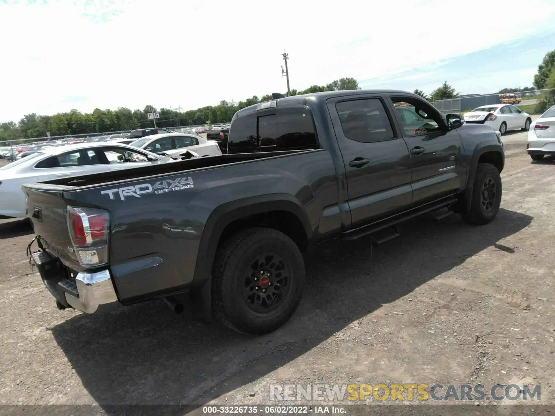 4 Фотография поврежденного автомобиля 3TMDZ5BN1LM088183 TOYOTA TACOMA 4WD 2020