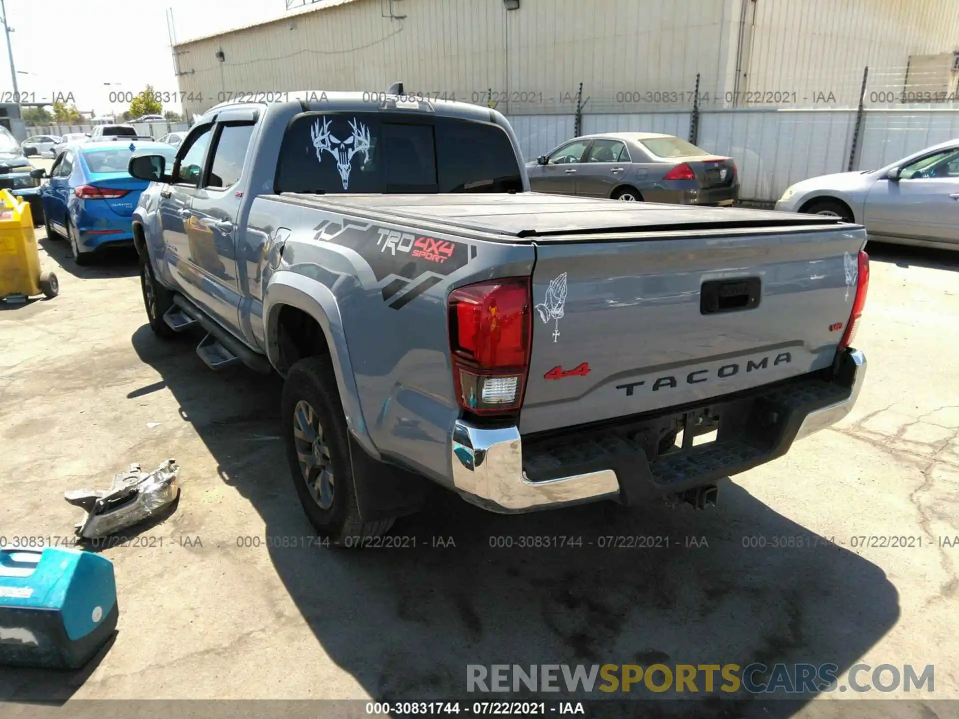 3 Photograph of a damaged car 3TMDZ5BN1LM092279 TOYOTA TACOMA 4WD 2020