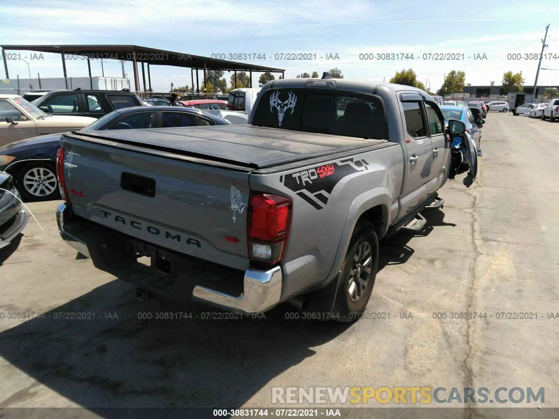 4 Photograph of a damaged car 3TMDZ5BN1LM092279 TOYOTA TACOMA 4WD 2020