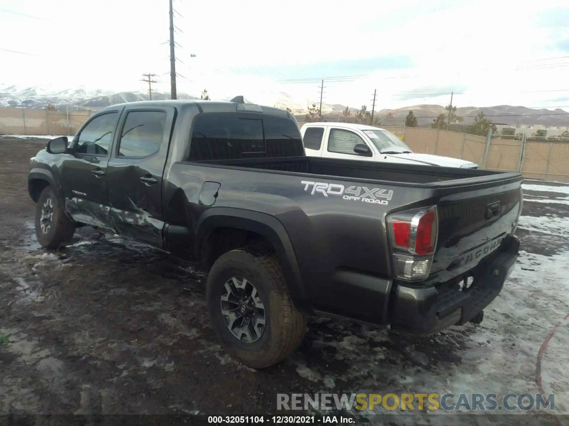 3 Photograph of a damaged car 3TMDZ5BN2LM086880 TOYOTA TACOMA 4WD 2020