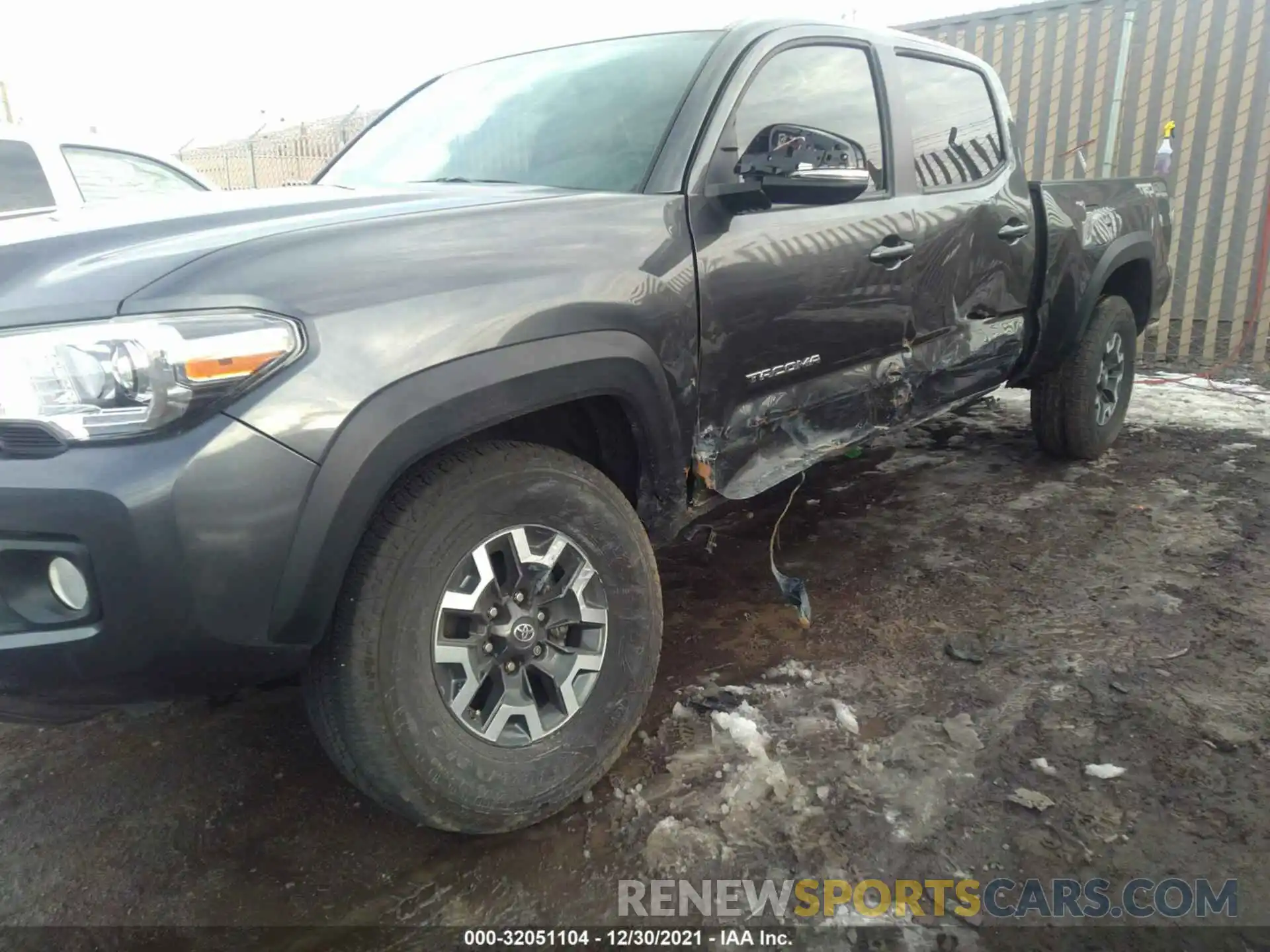 6 Photograph of a damaged car 3TMDZ5BN2LM086880 TOYOTA TACOMA 4WD 2020