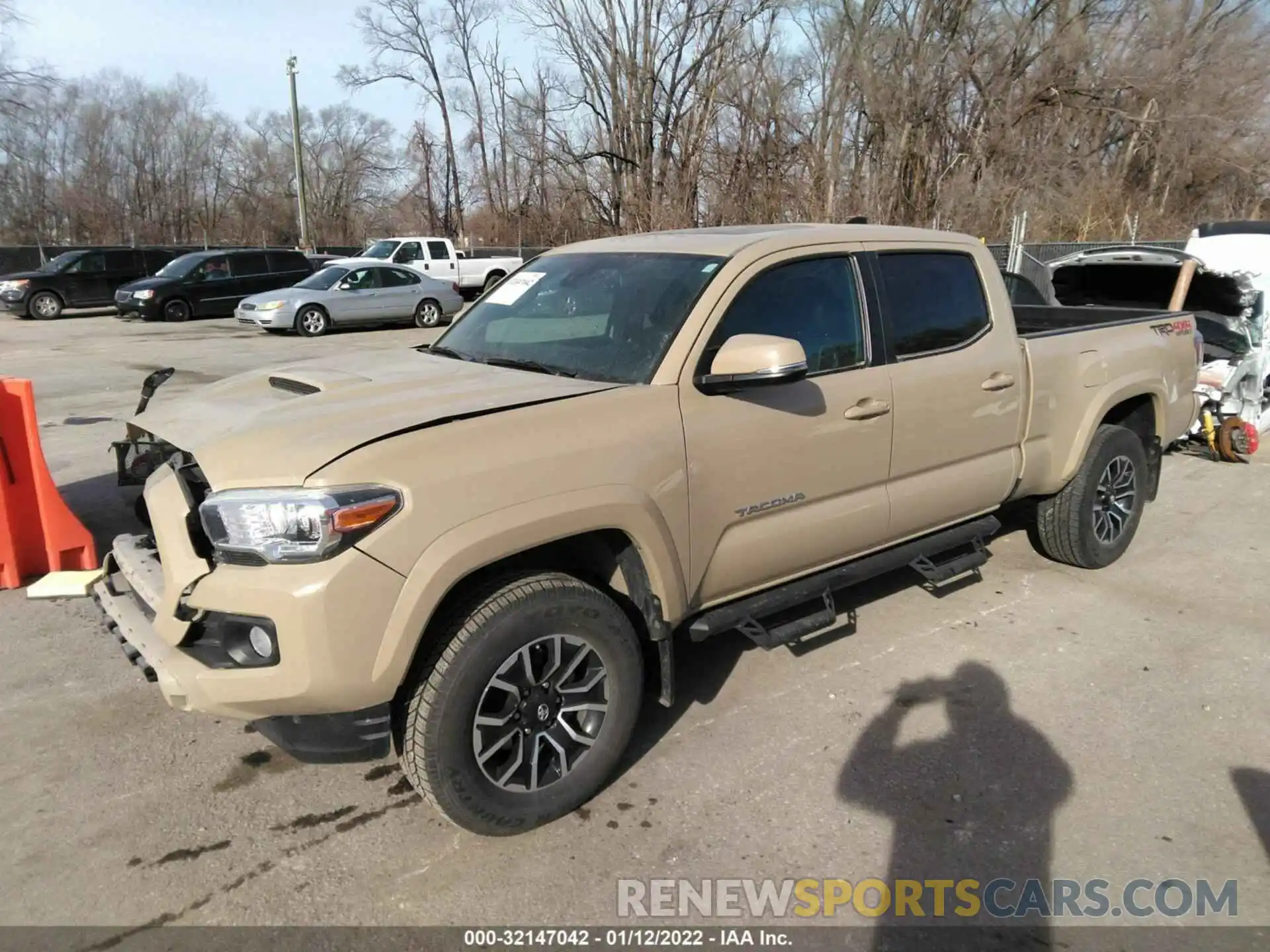 2 Photograph of a damaged car 3TMDZ5BN2LM091173 TOYOTA TACOMA 4WD 2020