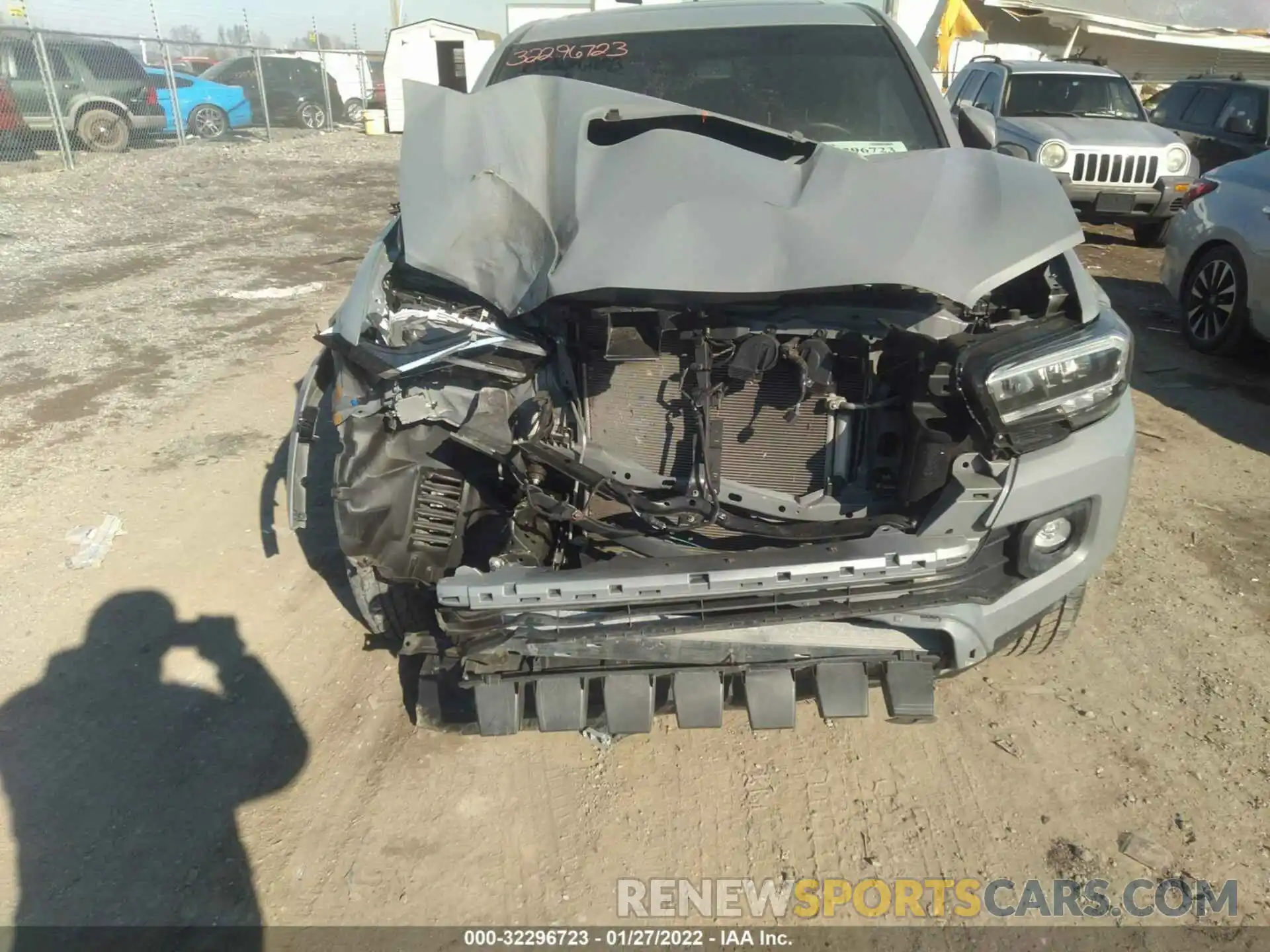 6 Photograph of a damaged car 3TMDZ5BN2LM092209 TOYOTA TACOMA 4WD 2020