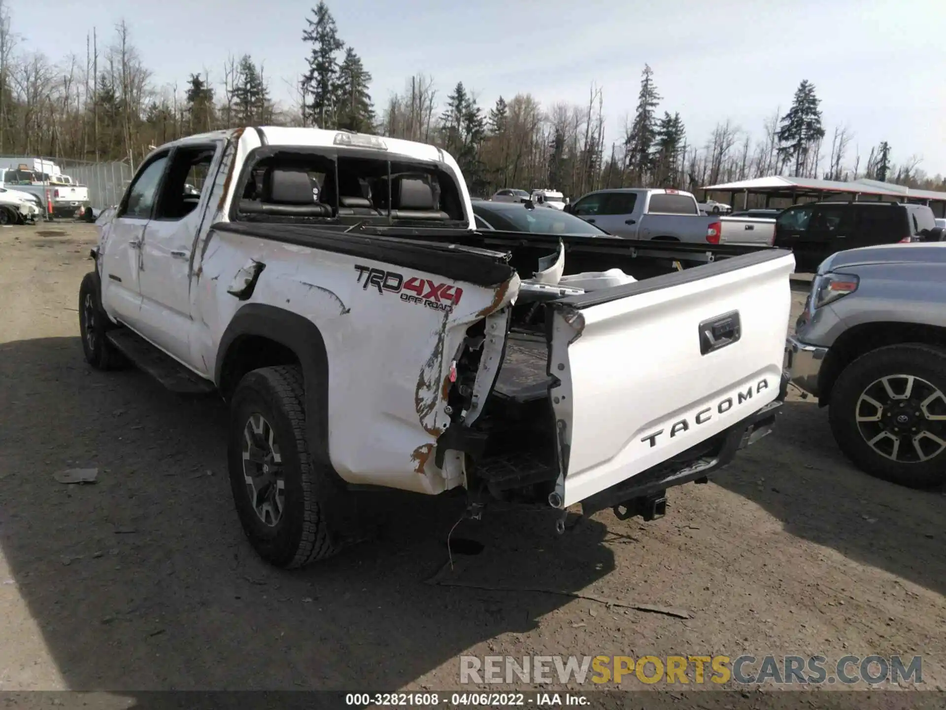 3 Photograph of a damaged car 3TMDZ5BN2LM092503 TOYOTA TACOMA 4WD 2020