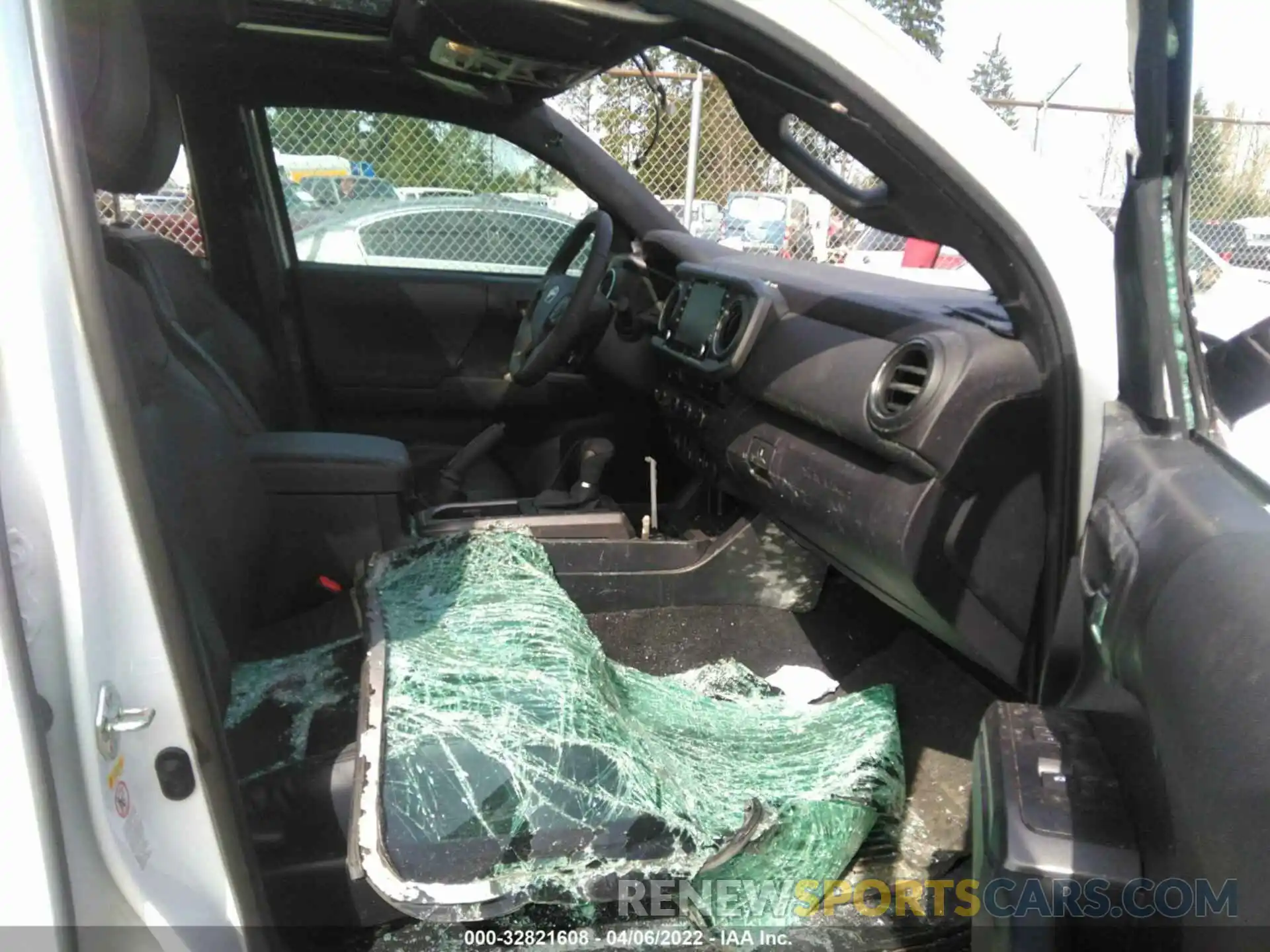 5 Photograph of a damaged car 3TMDZ5BN2LM092503 TOYOTA TACOMA 4WD 2020