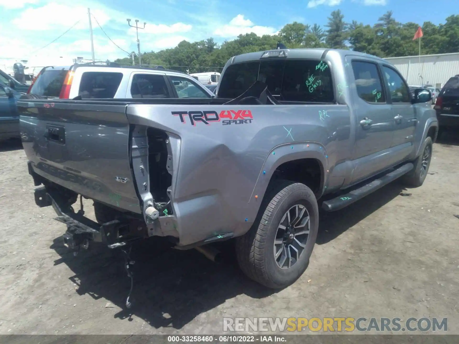 4 Photograph of a damaged car 3TMDZ5BN2LM097054 TOYOTA TACOMA 4WD 2020