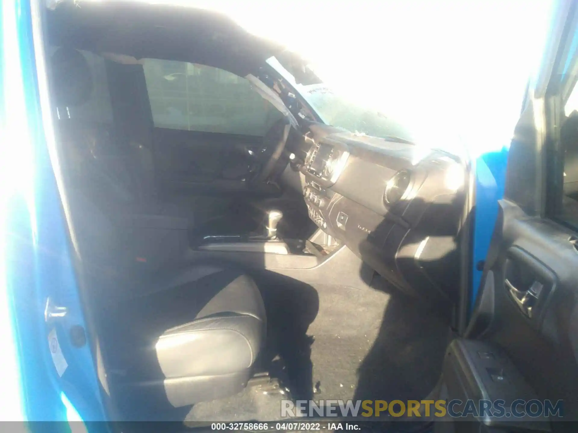 5 Photograph of a damaged car 3TMDZ5BN3LM080277 TOYOTA TACOMA 4WD 2020