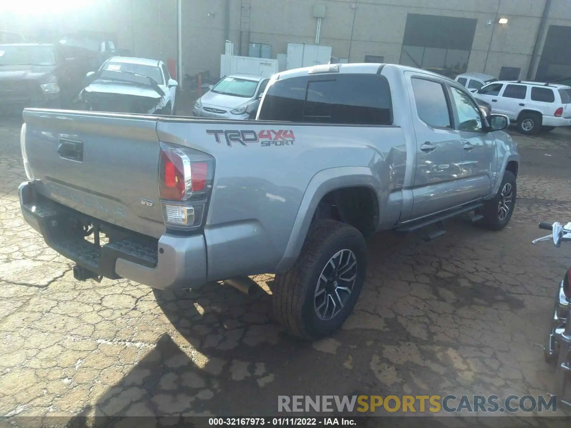 4 Photograph of a damaged car 3TMDZ5BN3LM083129 TOYOTA TACOMA 4WD 2020