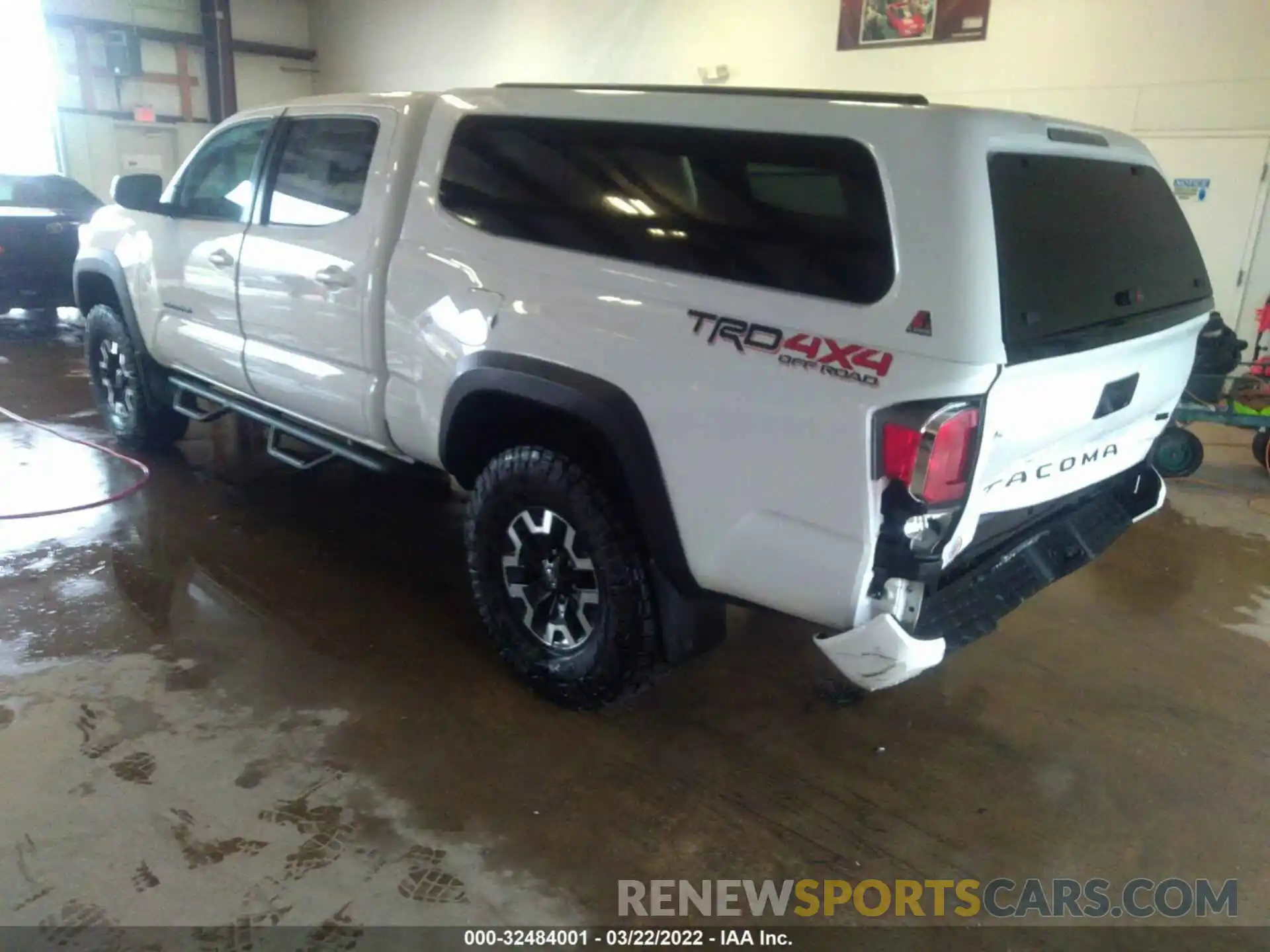 3 Photograph of a damaged car 3TMDZ5BN3LM083843 TOYOTA TACOMA 4WD 2020