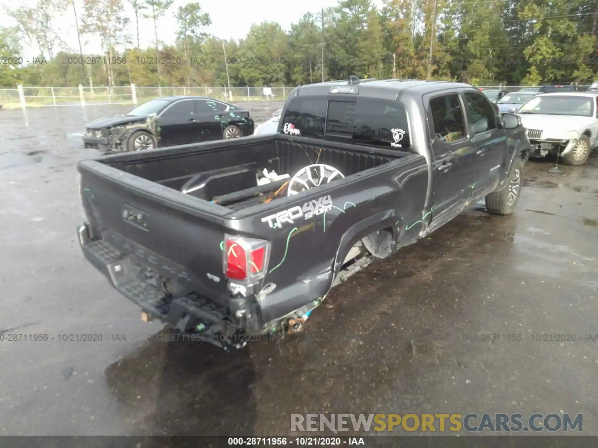 4 Photograph of a damaged car 3TMDZ5BN4LM088341 TOYOTA TACOMA 4WD 2020