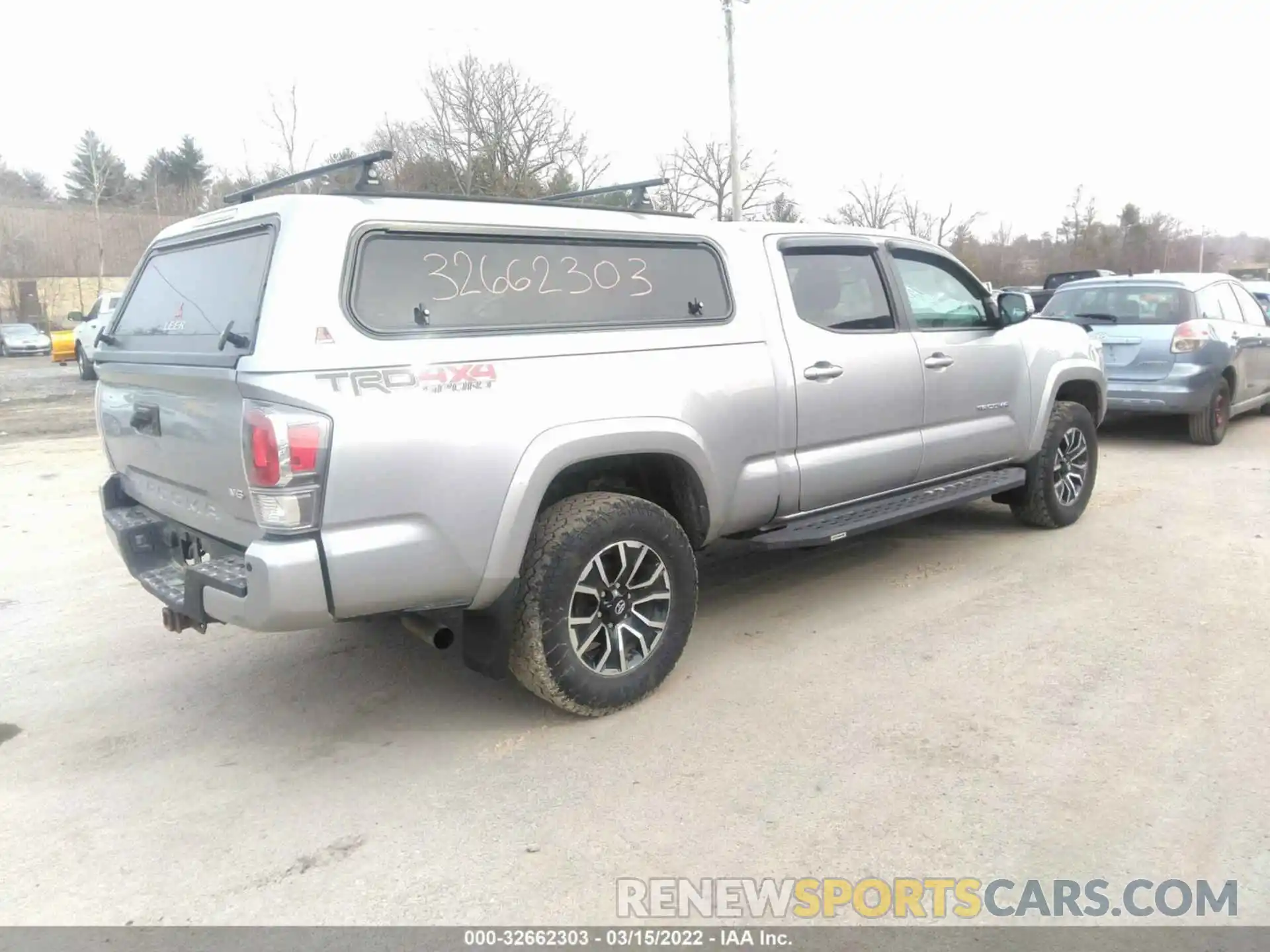 4 Photograph of a damaged car 3TMDZ5BN5LM082533 TOYOTA TACOMA 4WD 2020