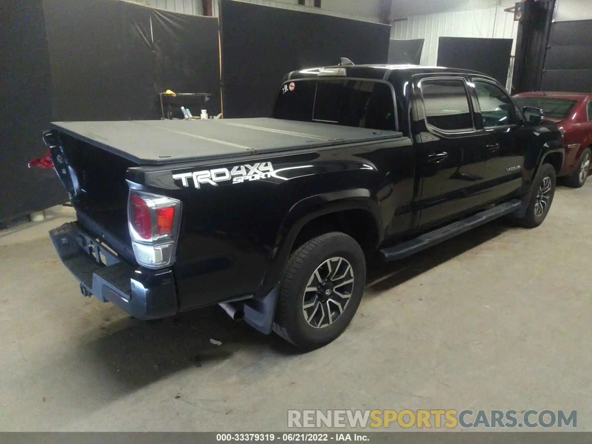 4 Photograph of a damaged car 3TMDZ5BN5LM087022 TOYOTA TACOMA 4WD 2020