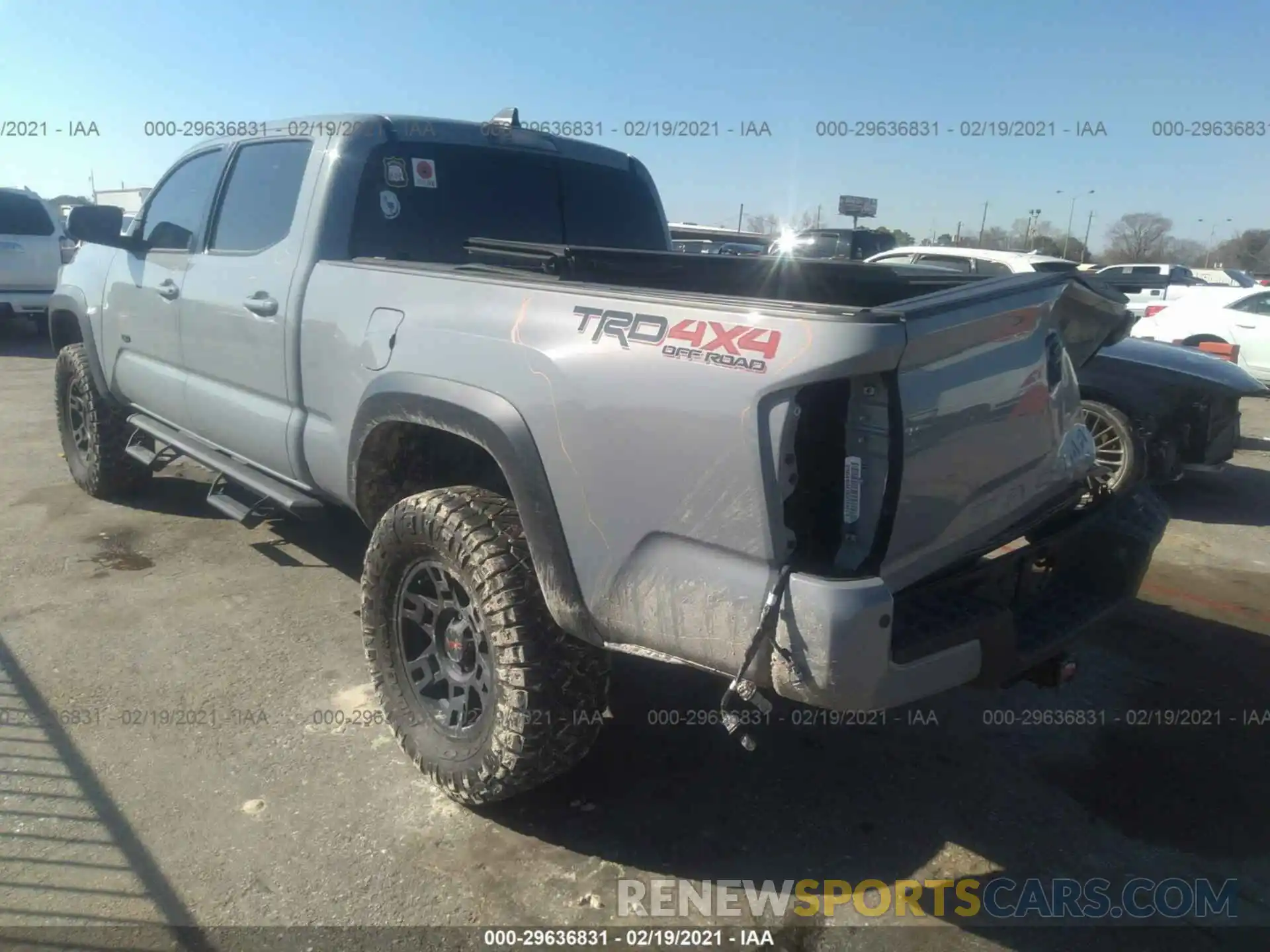 3 Фотография поврежденного автомобиля 3TMDZ5BN5LM091250 TOYOTA TACOMA 4WD 2020