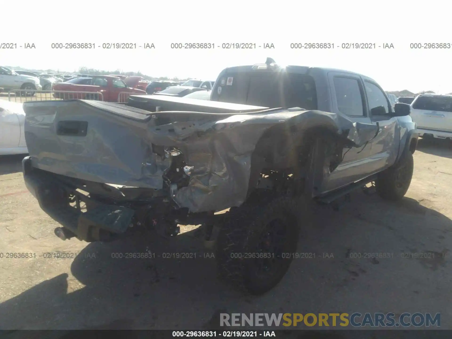 4 Фотография поврежденного автомобиля 3TMDZ5BN5LM091250 TOYOTA TACOMA 4WD 2020