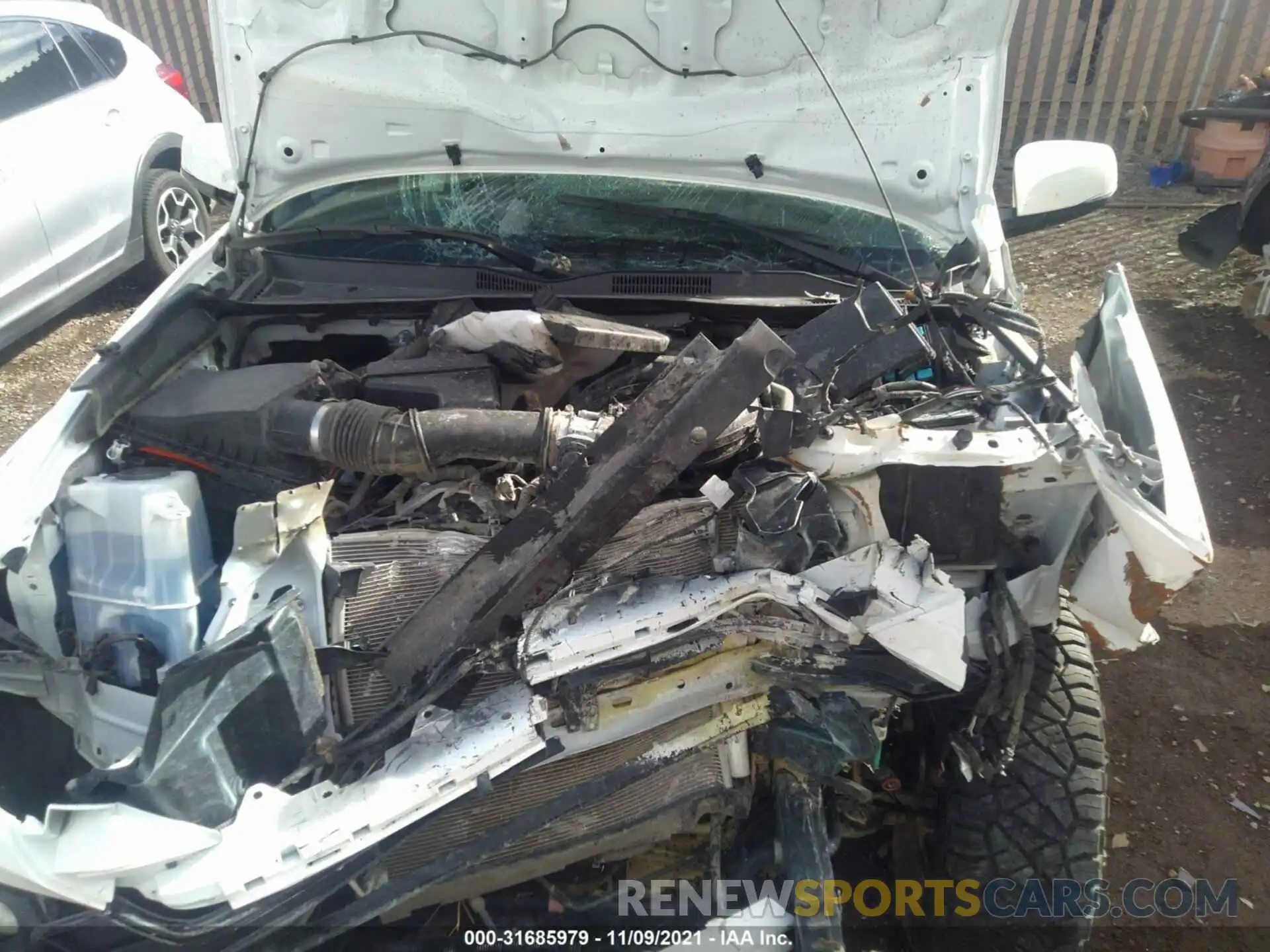 10 Photograph of a damaged car 3TMDZ5BN5LM092902 TOYOTA TACOMA 4WD 2020