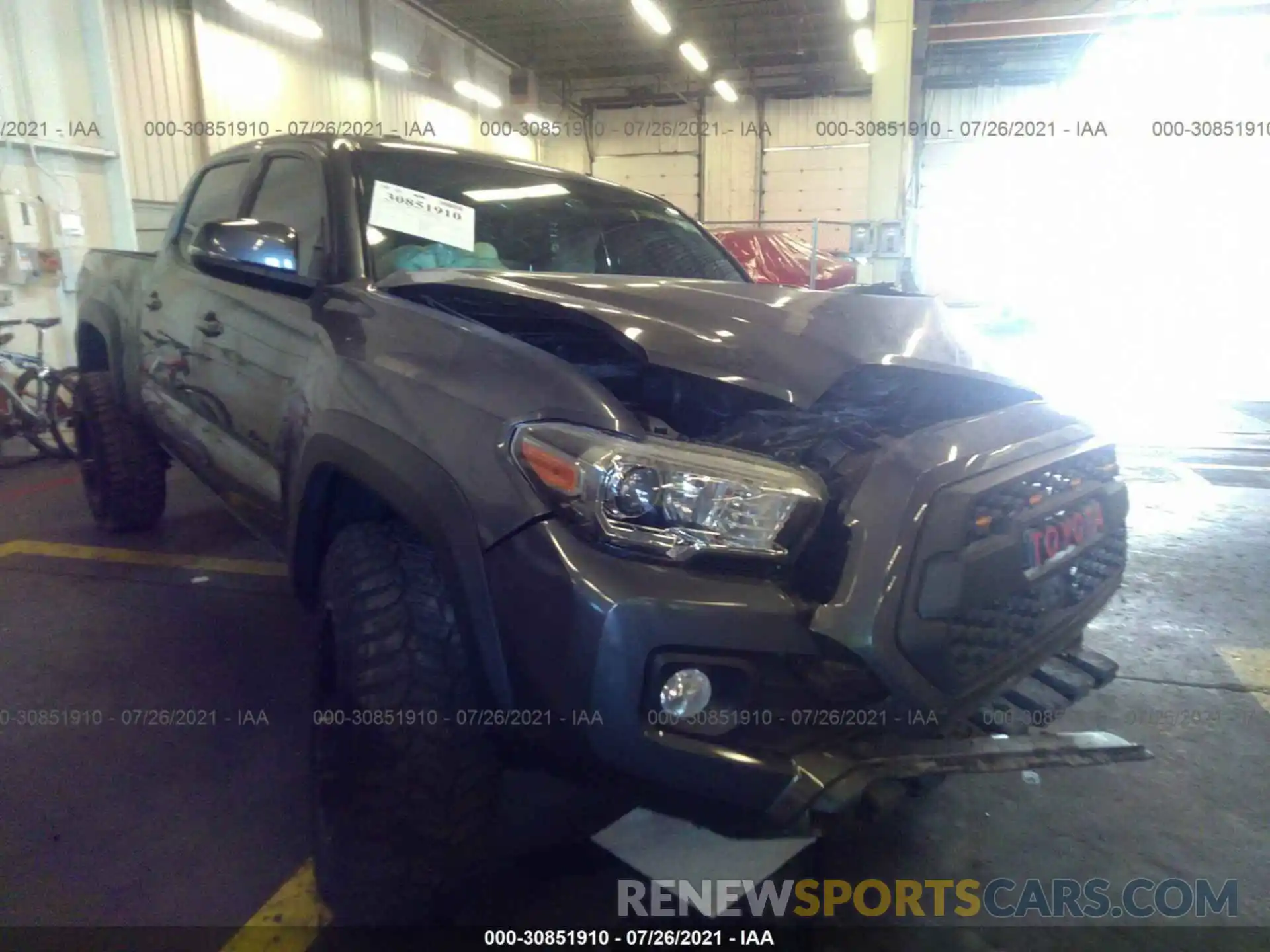 1 Photograph of a damaged car 3TMDZ5BN5LM092933 TOYOTA TACOMA 4WD 2020