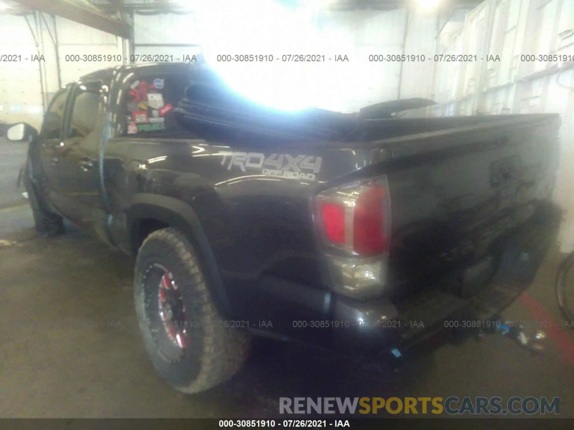 3 Фотография поврежденного автомобиля 3TMDZ5BN5LM092933 TOYOTA TACOMA 4WD 2020