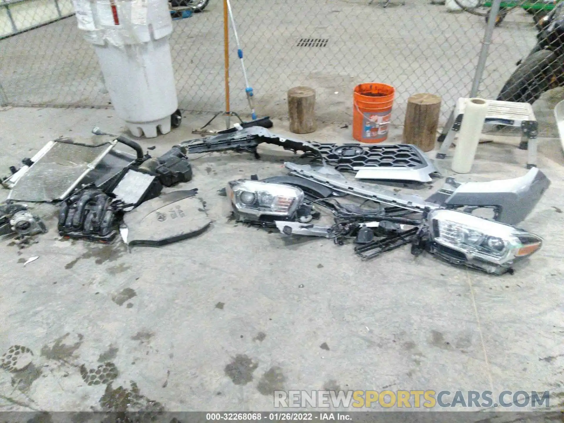 12 Photograph of a damaged car 3TMDZ5BN5LM093161 TOYOTA TACOMA 4WD 2020