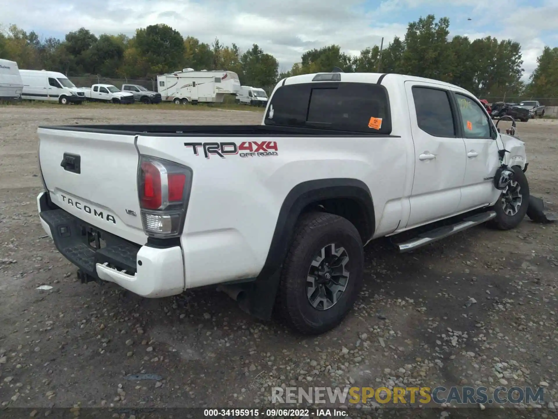 4 Фотография поврежденного автомобиля 3TMDZ5BN6LM086851 TOYOTA TACOMA 4WD 2020