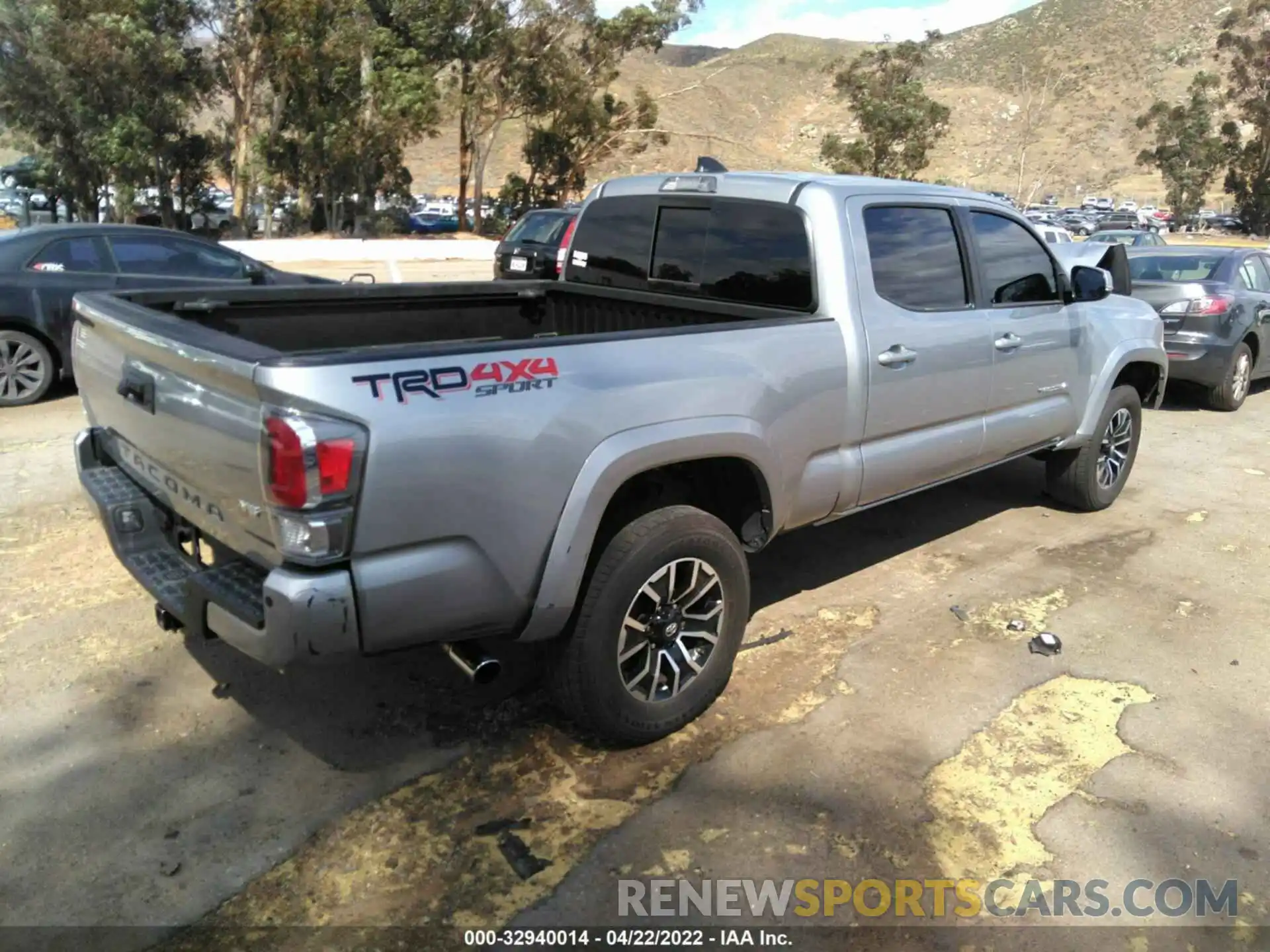 4 Photograph of a damaged car 3TMDZ5BN6LM094576 TOYOTA TACOMA 4WD 2020