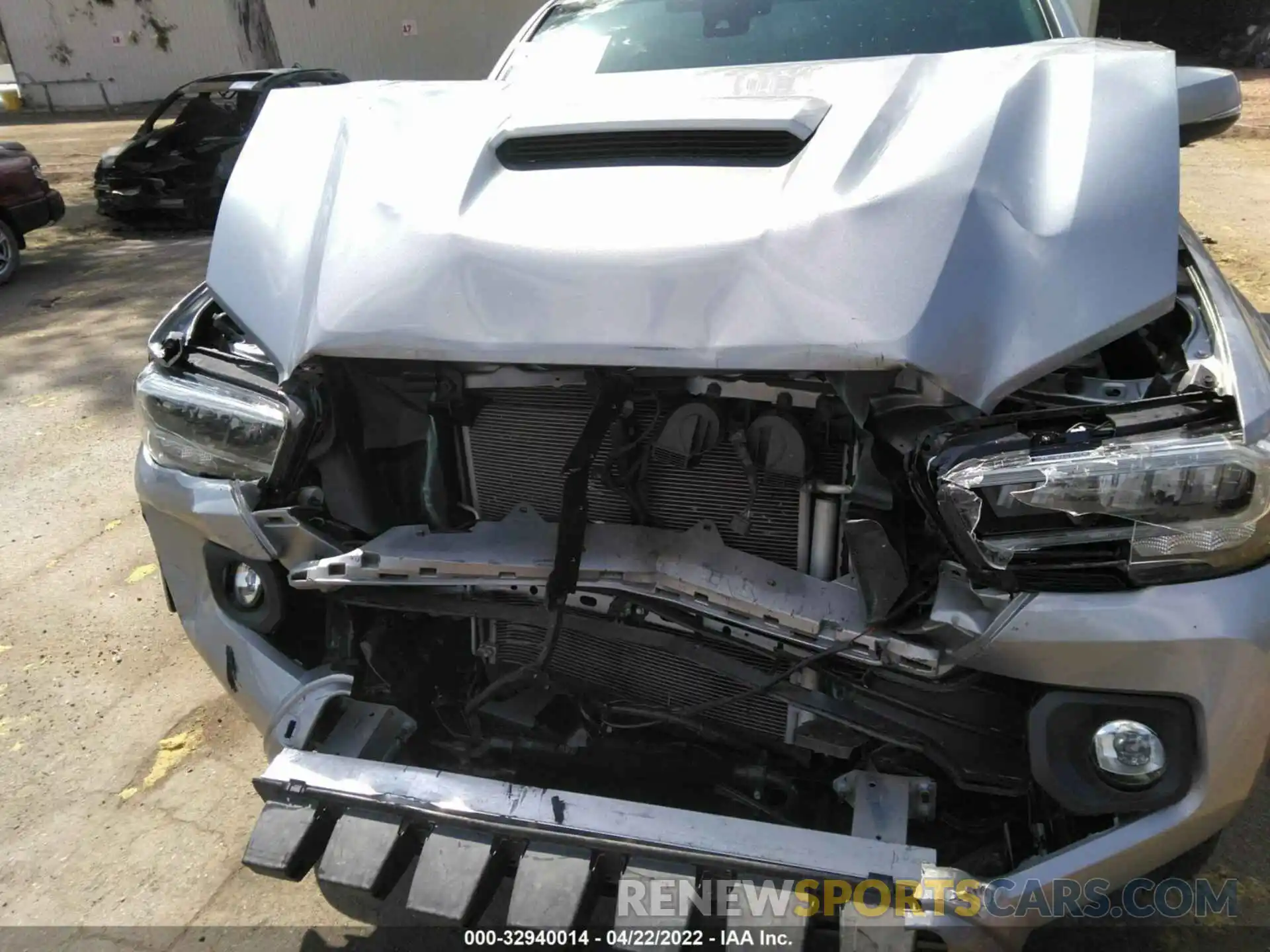 6 Photograph of a damaged car 3TMDZ5BN6LM094576 TOYOTA TACOMA 4WD 2020