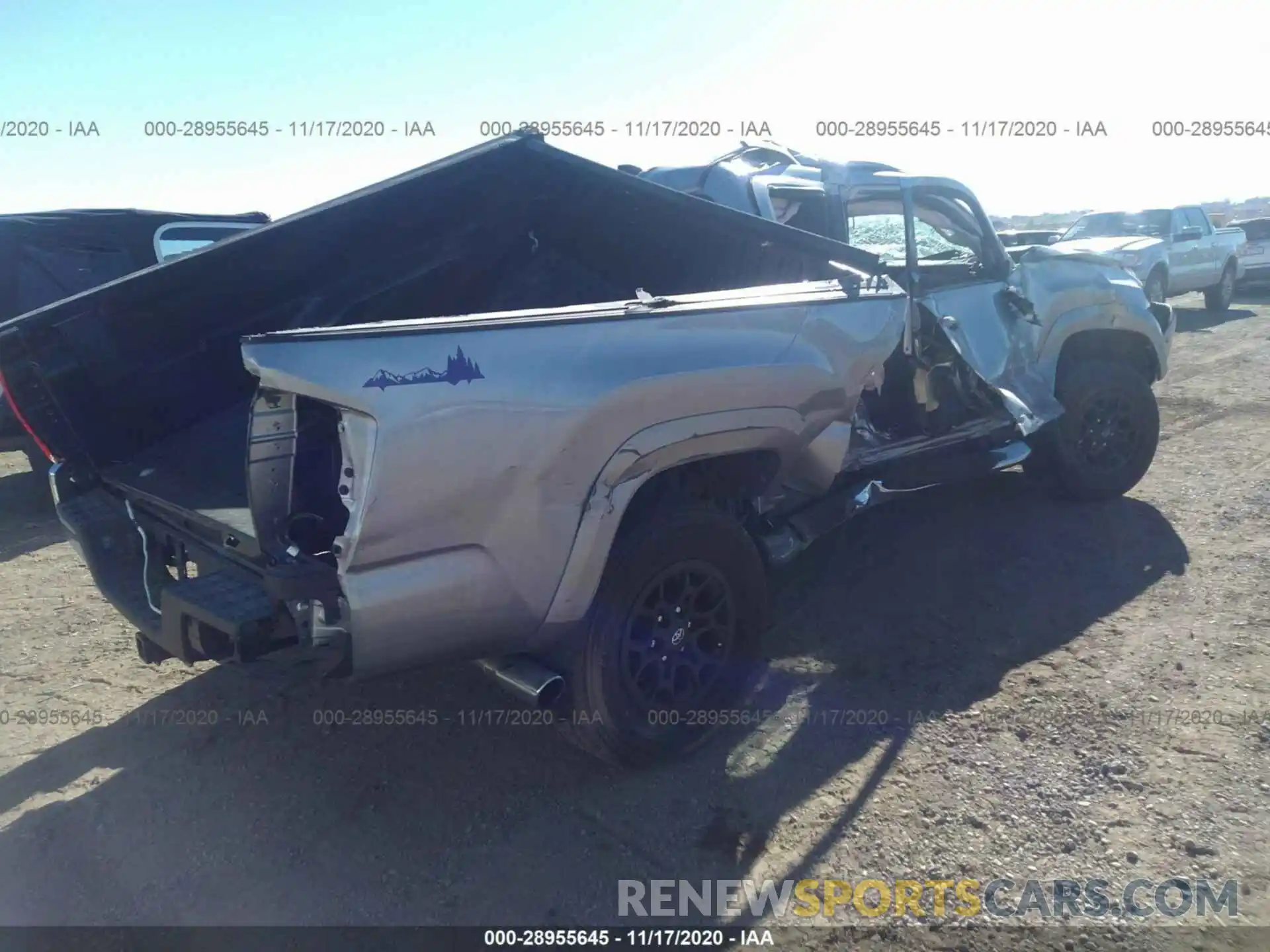 4 Фотография поврежденного автомобиля 3TMDZ5BN7LM088317 TOYOTA TACOMA 4WD 2020