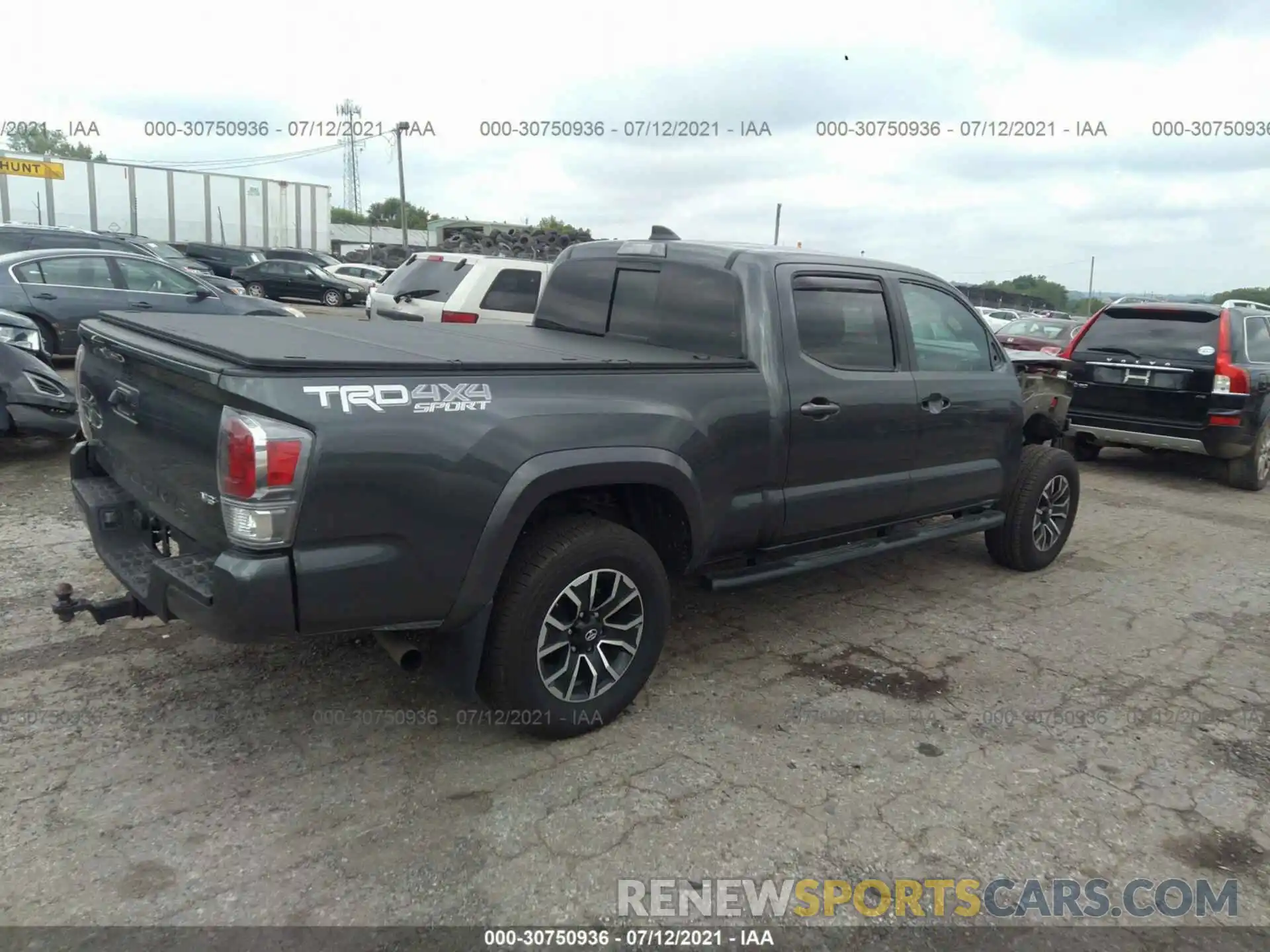 4 Photograph of a damaged car 3TMDZ5BN7LM096580 TOYOTA TACOMA 4WD 2020