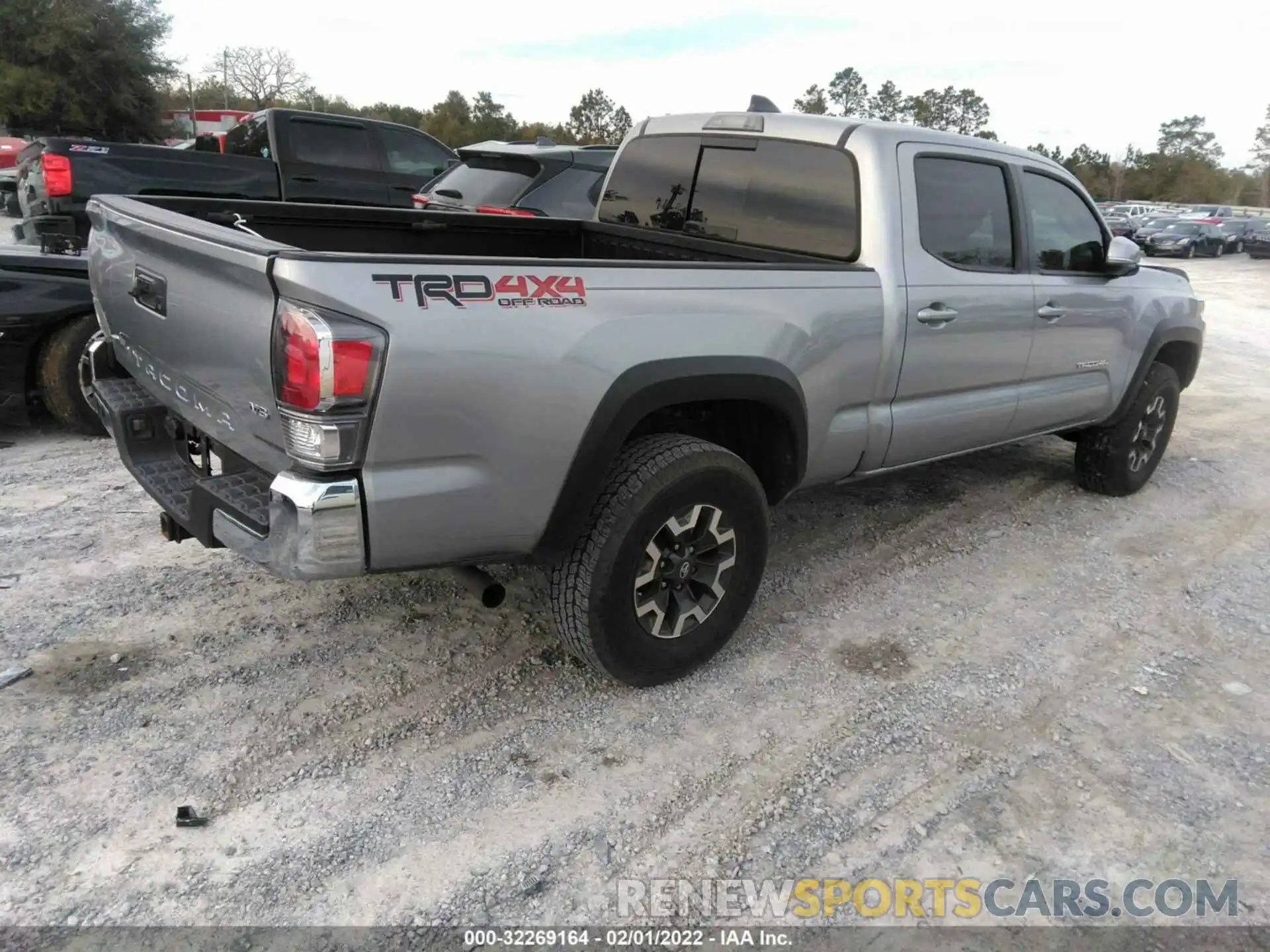 4 Photograph of a damaged car 3TMDZ5BN8LM081702 TOYOTA TACOMA 4WD 2020