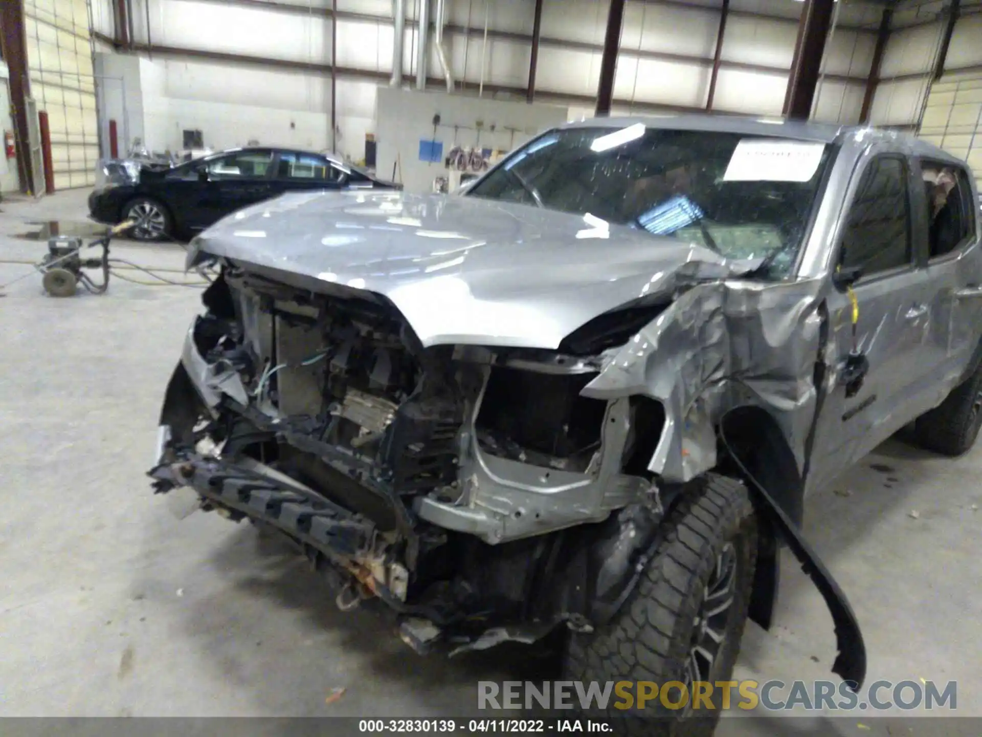 6 Photograph of a damaged car 3TMDZ5BN8LM083157 TOYOTA TACOMA 4WD 2020