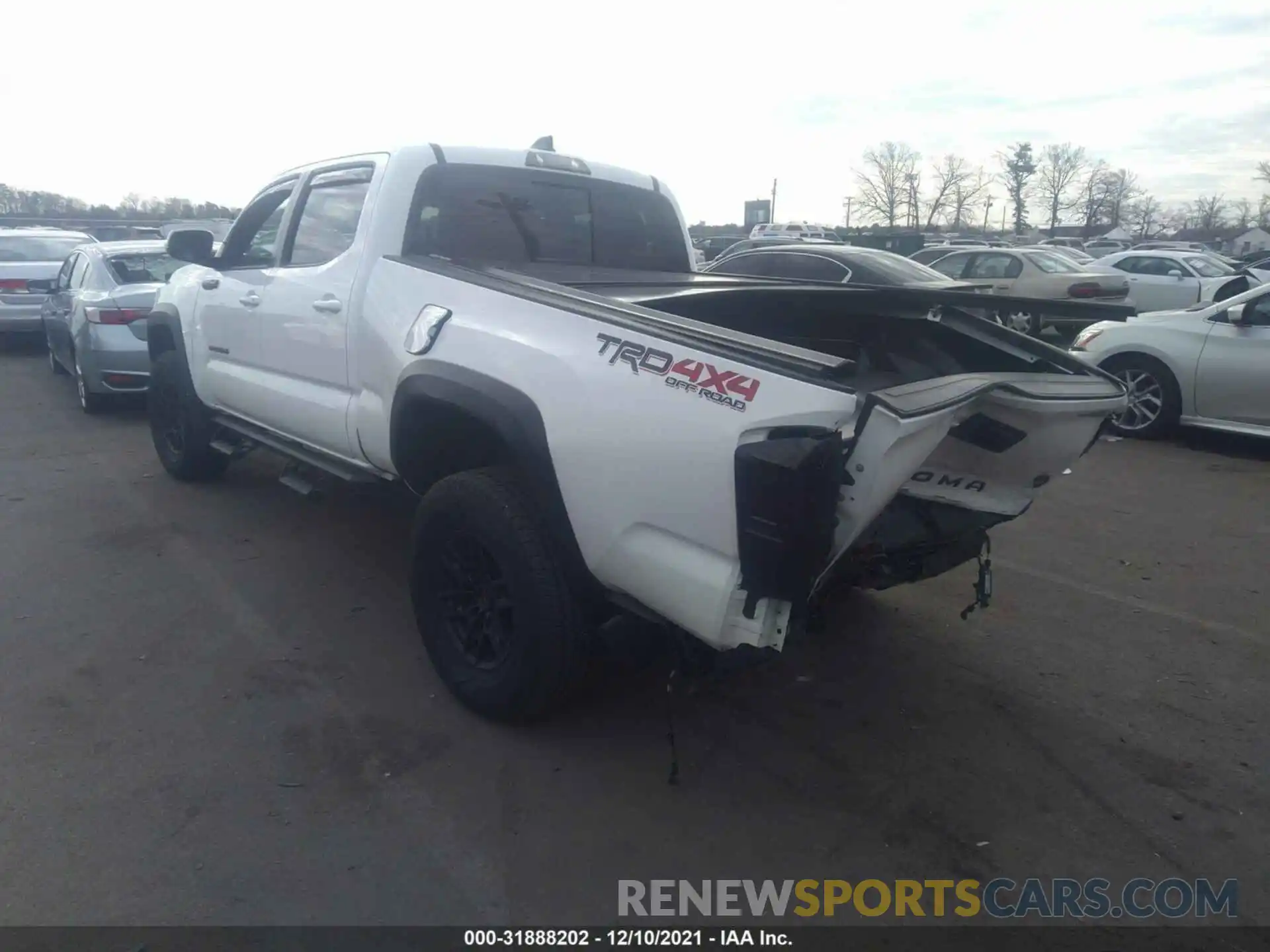 3 Photograph of a damaged car 3TMDZ5BN8LM090142 TOYOTA TACOMA 4WD 2020