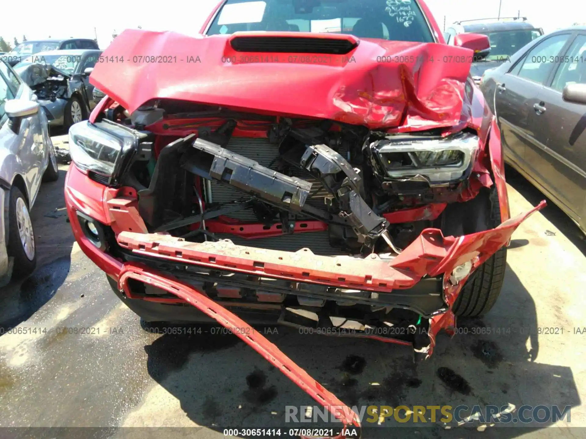 6 Photograph of a damaged car 3TMDZ5BN8LM091677 TOYOTA TACOMA 4WD 2020