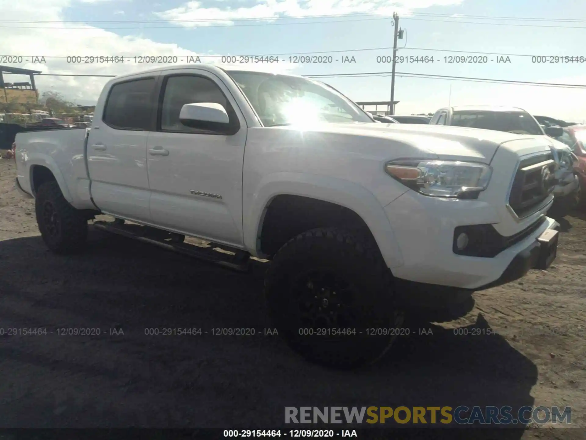 1 Photograph of a damaged car 3TMDZ5BN9LM086245 TOYOTA TACOMA 4WD 2020