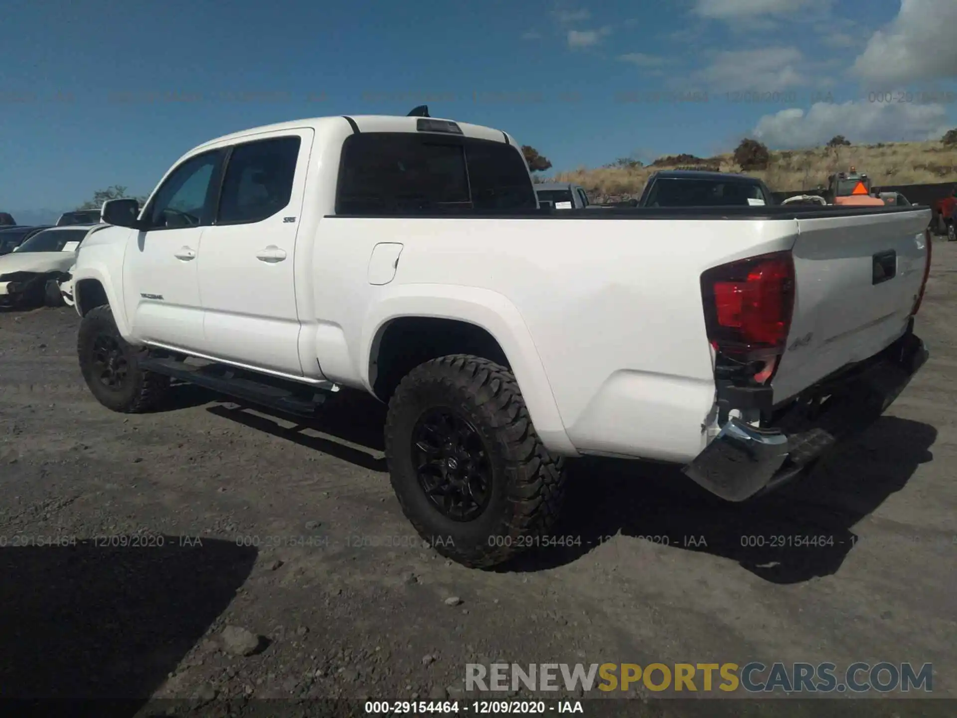 3 Photograph of a damaged car 3TMDZ5BN9LM086245 TOYOTA TACOMA 4WD 2020