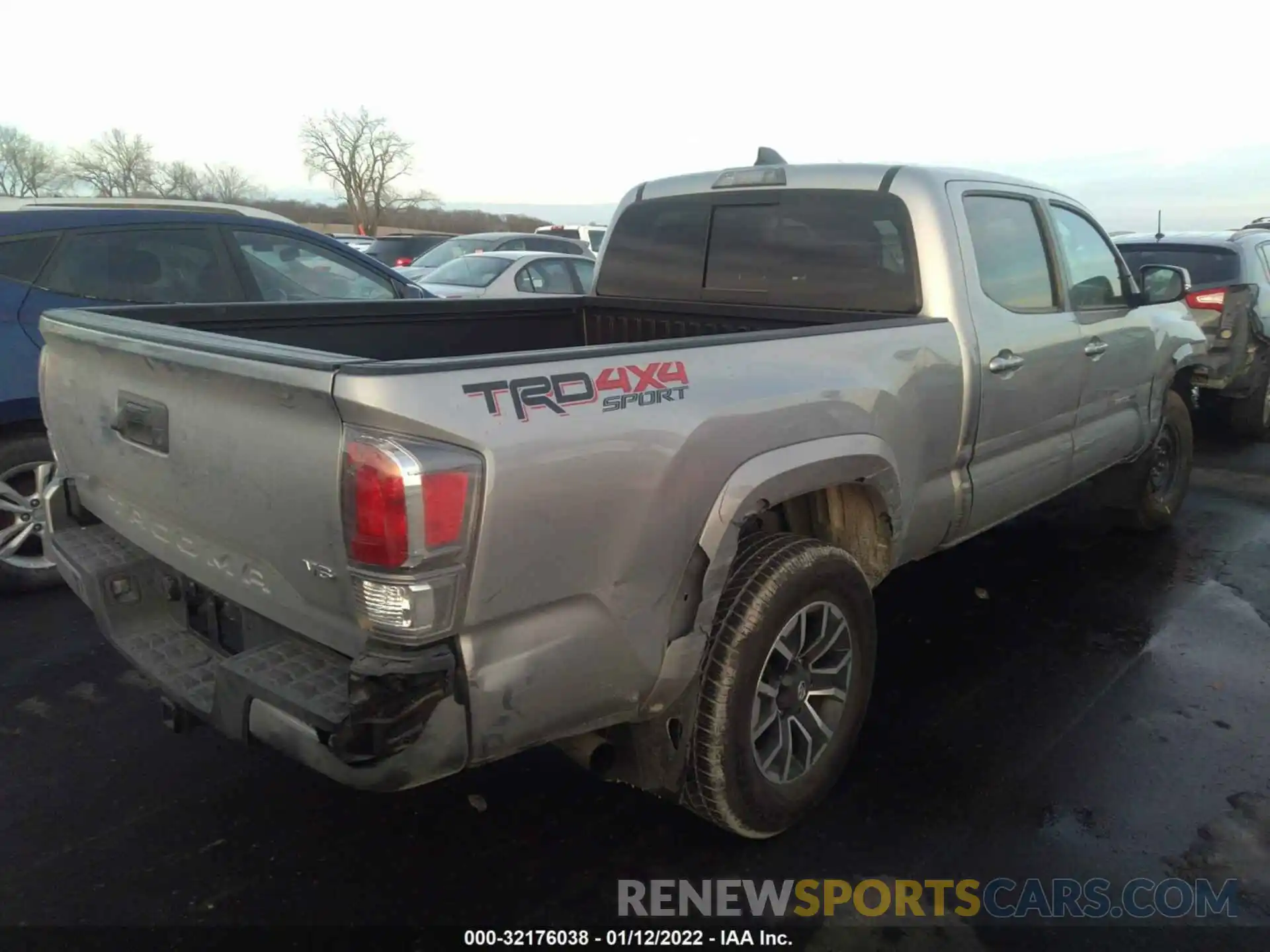 4 Photograph of a damaged car 3TMDZ5BN9LM090540 TOYOTA TACOMA 4WD 2020