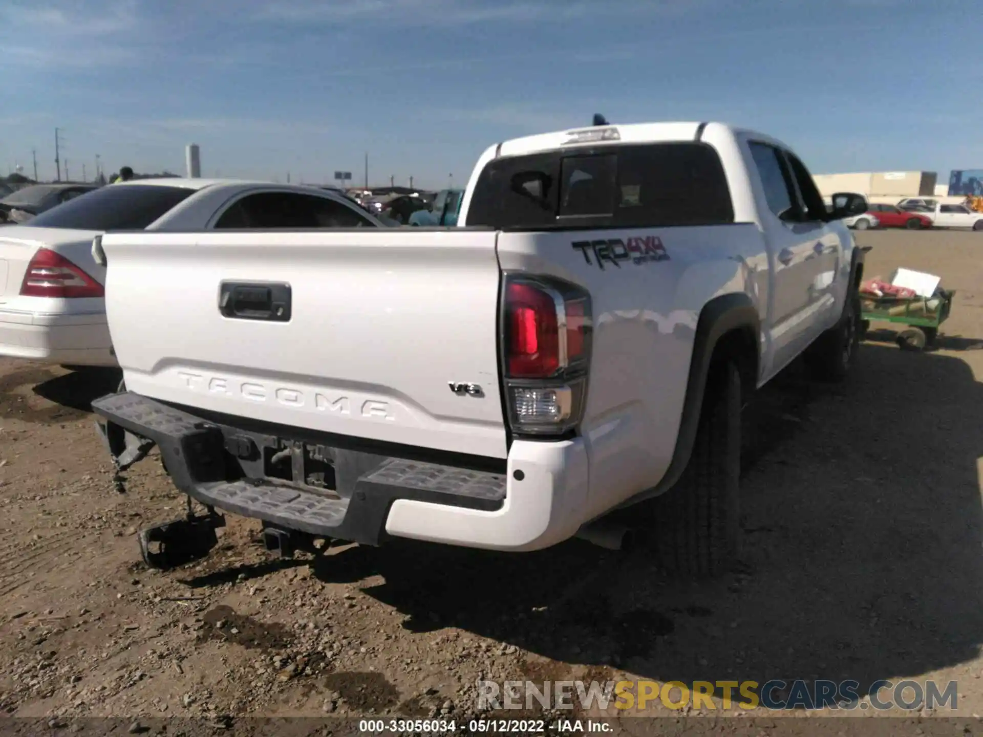 4 Photograph of a damaged car 3TMDZ5BN9LM093812 TOYOTA TACOMA 4WD 2020